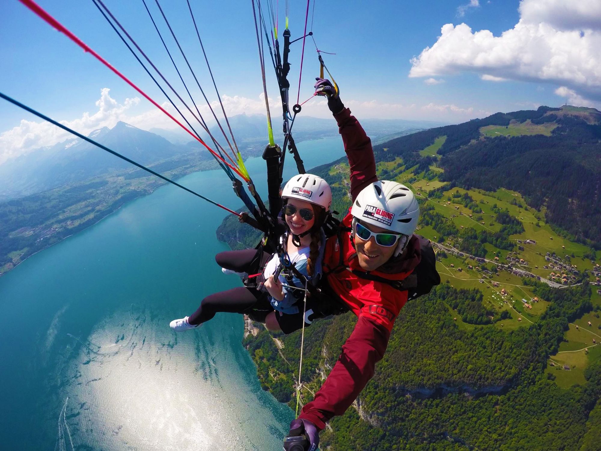 苏黎世一日游：前往因特拉肯并体验滑翔伞飞行