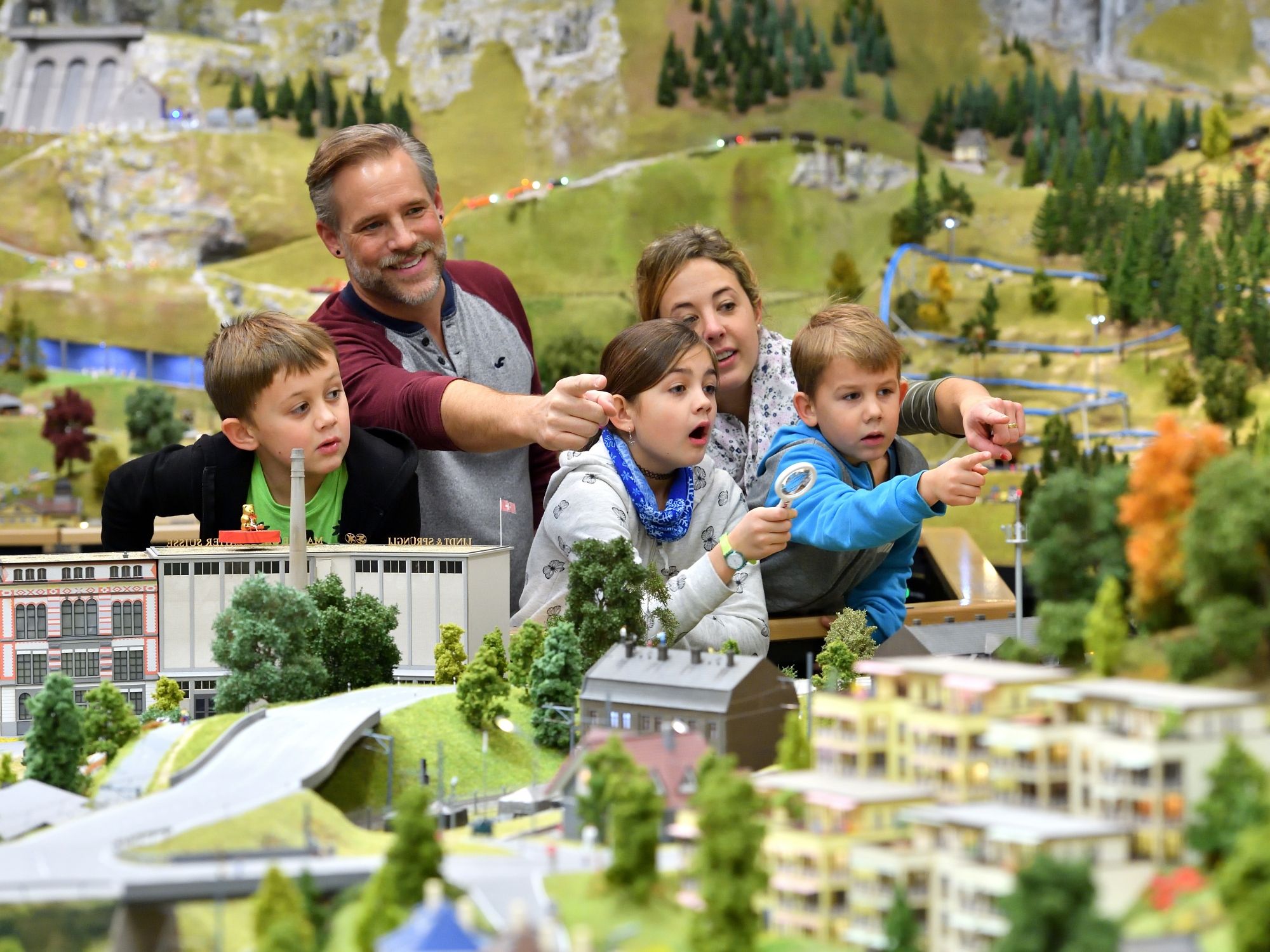 Besucher in der Ausstellung