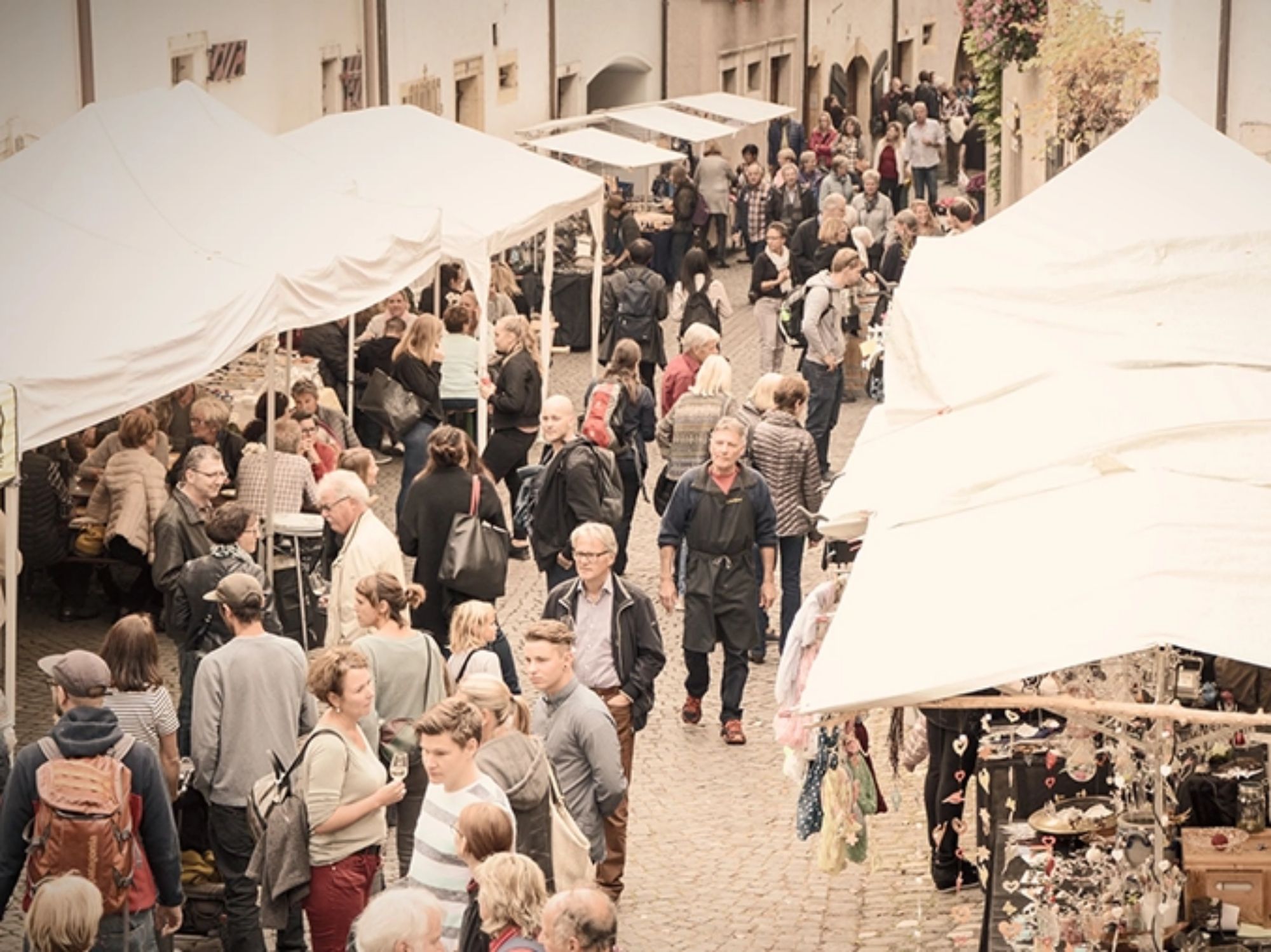 chuyen-du-thuyen-ruou-vang-03-04