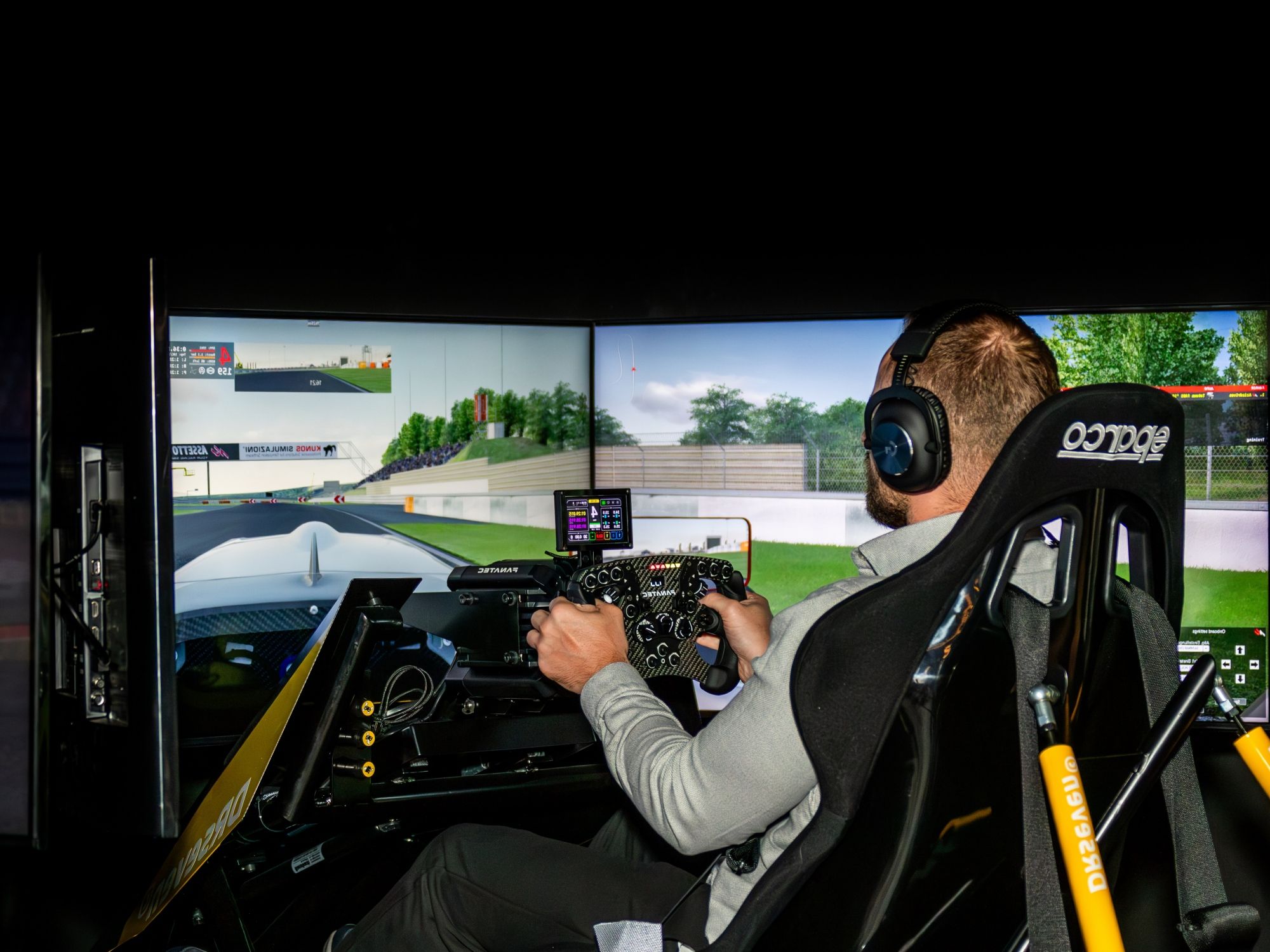"Sim Racing" condução virtual em Opfikon