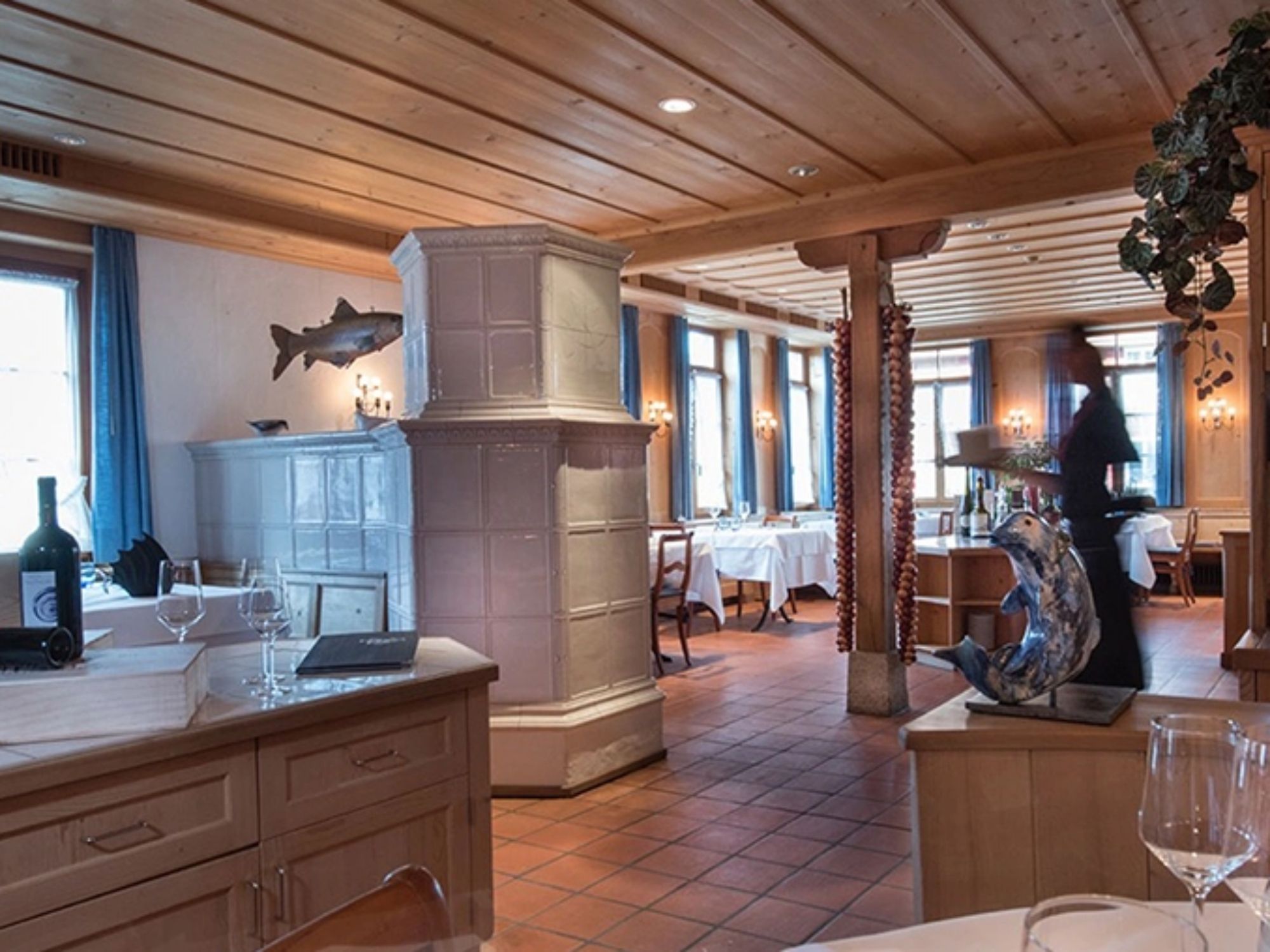 du-thuyen-ruou-vang-02-01-1