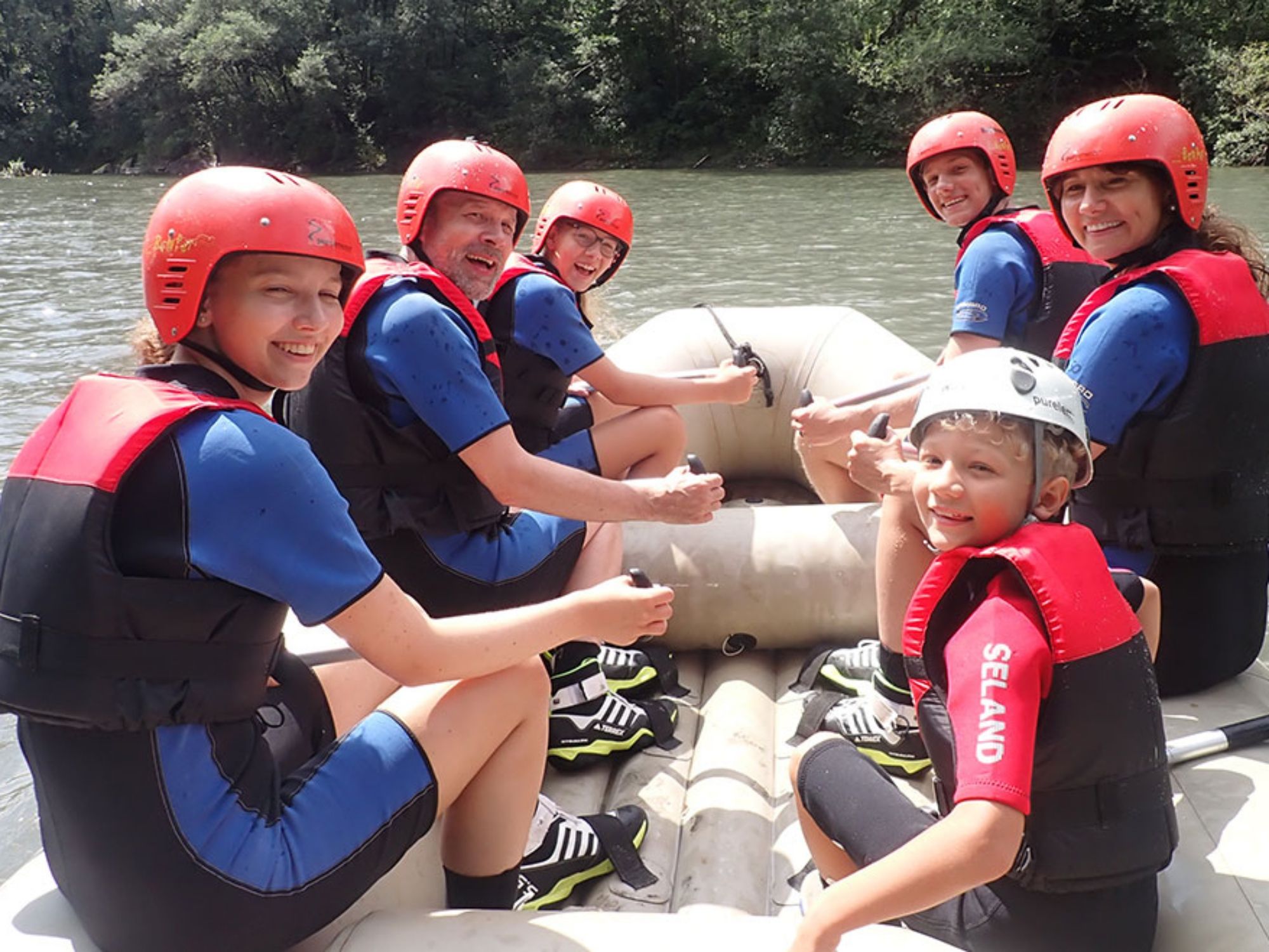 csaladi-szorakozas-rafting-ticino-lachen_slider