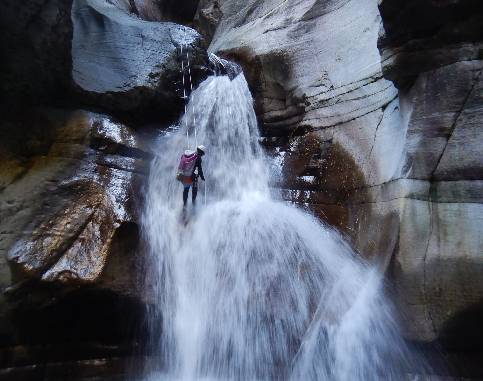 Swiss River Adventures Canyoning Lodrino (5)