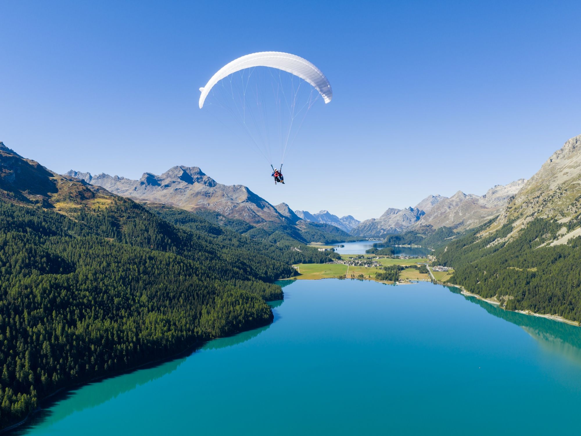 stmoritz-paragliding-kalokairino-varosidio-limni-oros-stmoritz-ouranos-tandem-pterygopeftisi