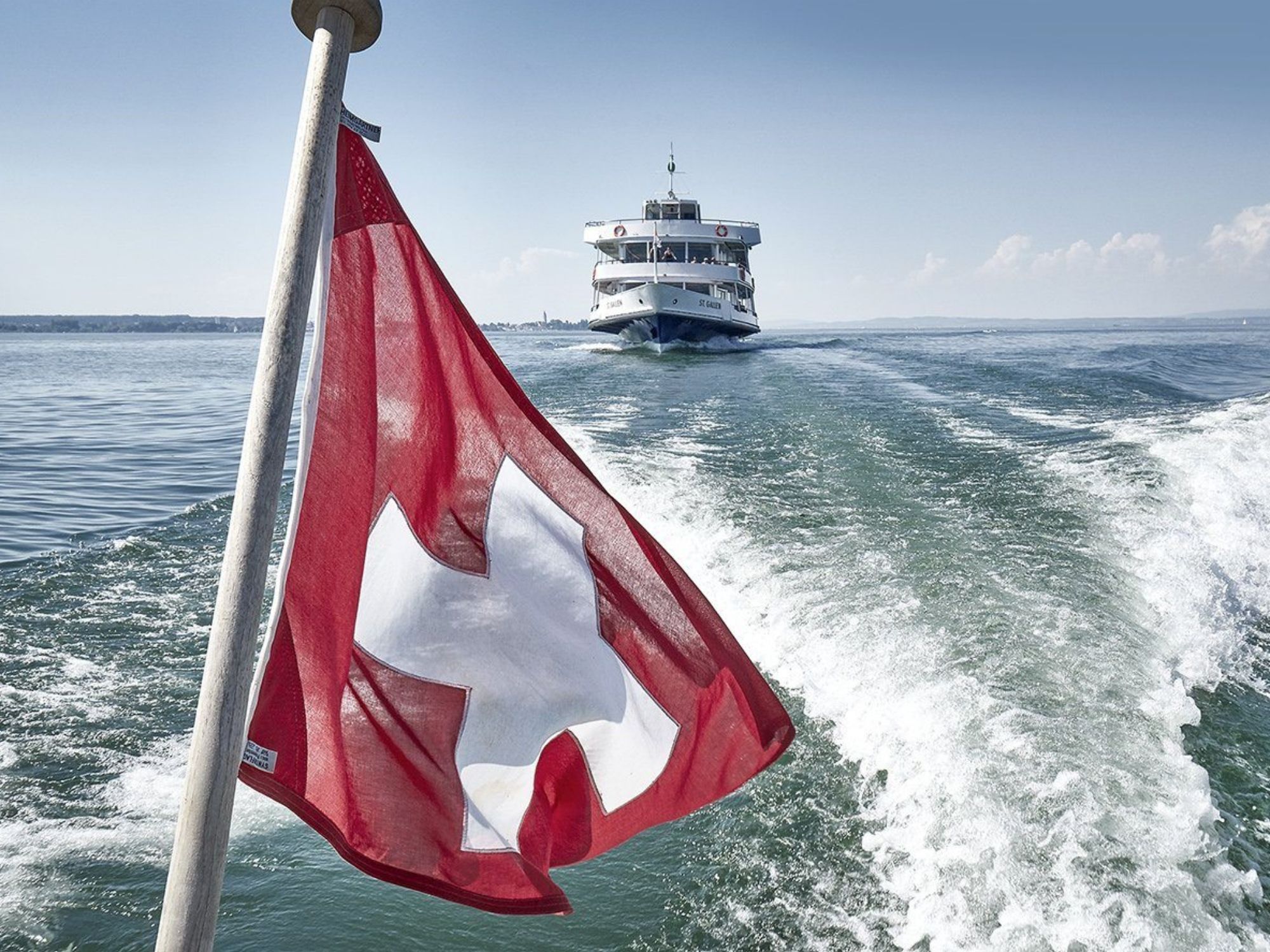 Anije deti Liqeni i Konstancës flamuri i Zvicrës