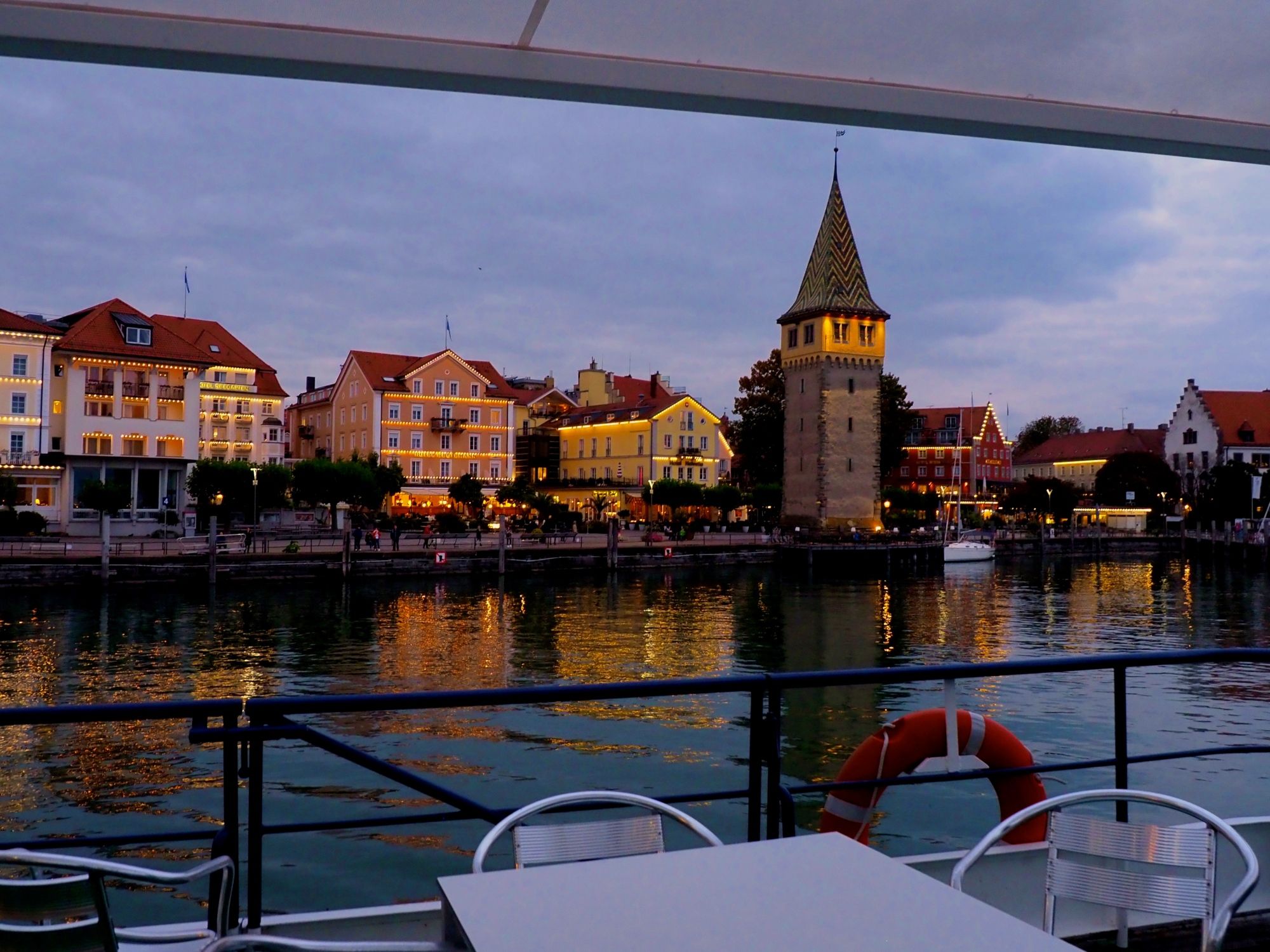 Lindau natën Pamja kryesore