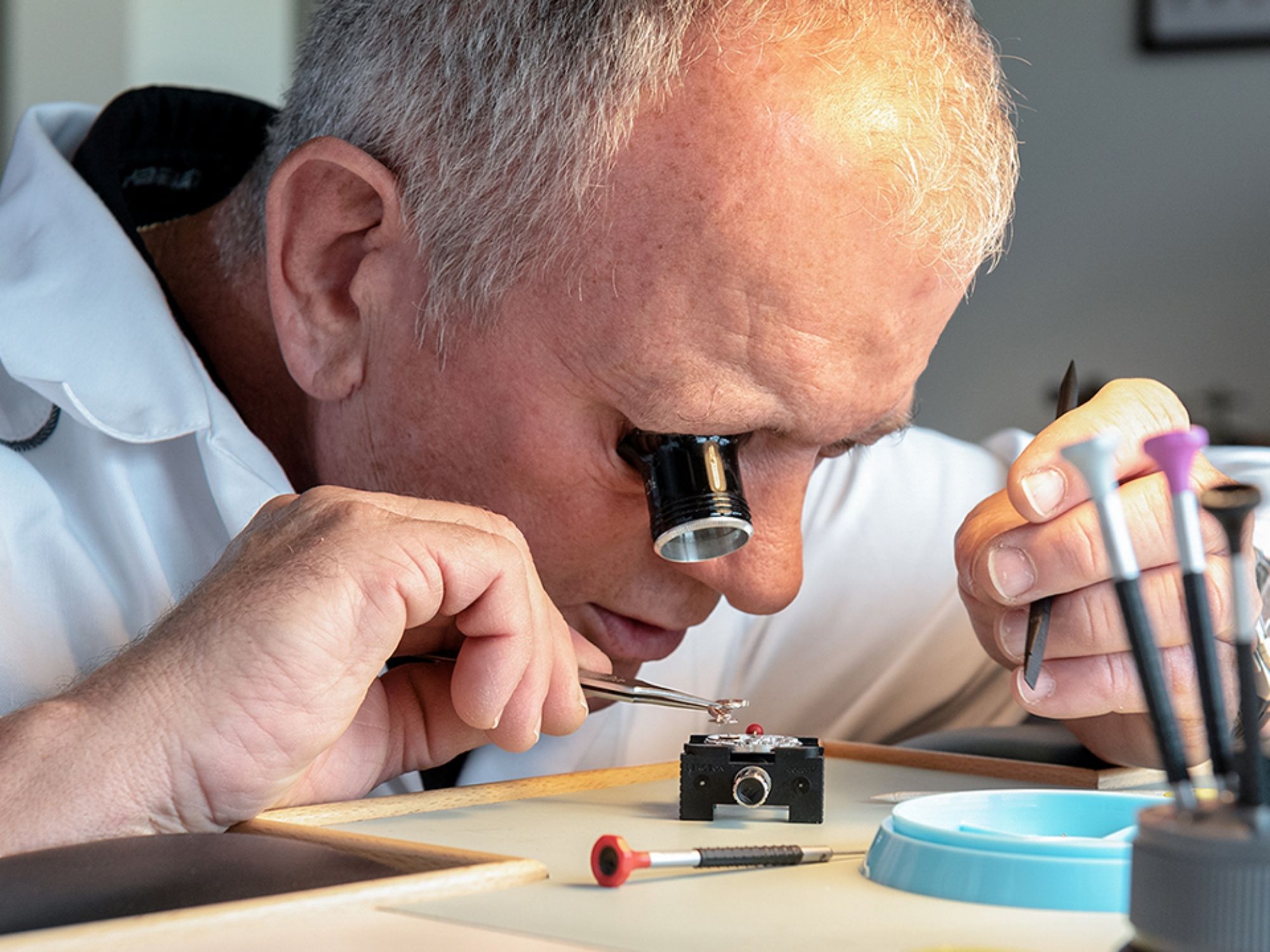 Watchmaking course mechanical watch in Geneva