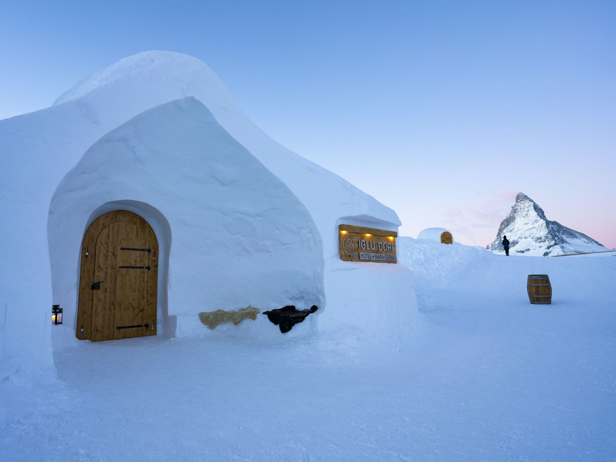 Iglu Dorf mit Matterhorn