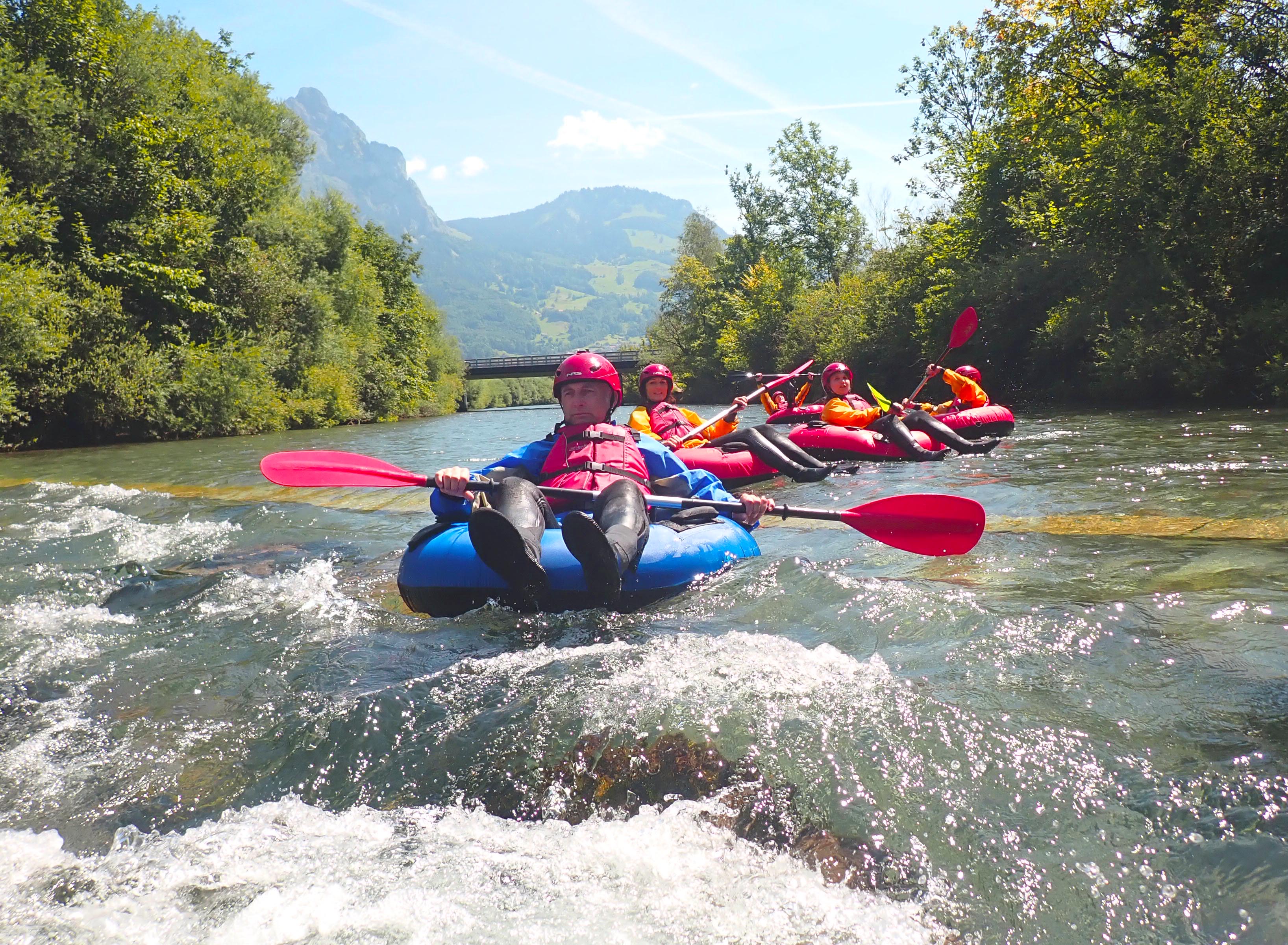 Tubing über den Fluss Muota
