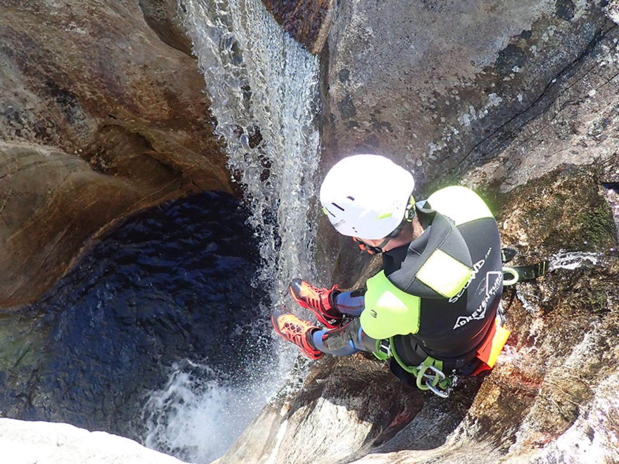 Canyoning nella gola di Iragna inferiore per esperti dalla Riviera