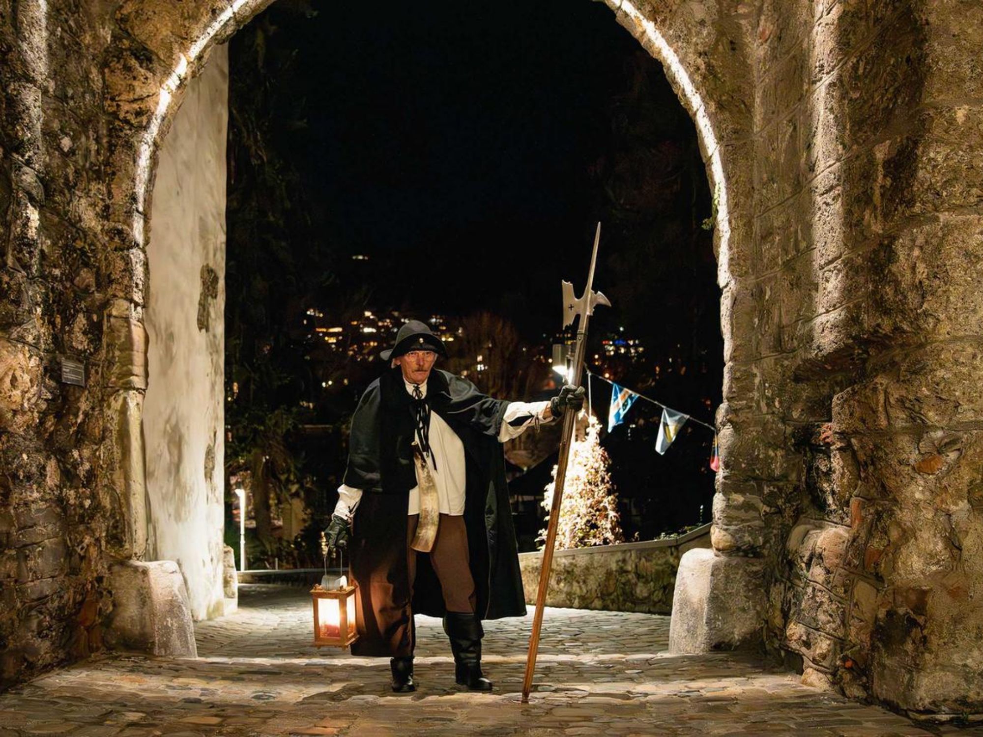 "Eerie Doings": public city tour