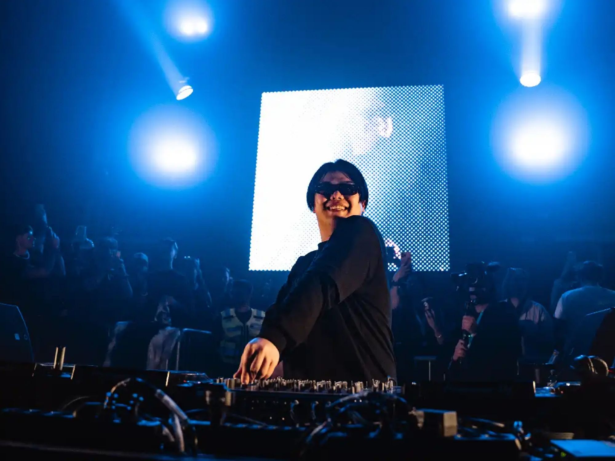 6834d5cc584b5103f74d8549_17-αντίγραφο