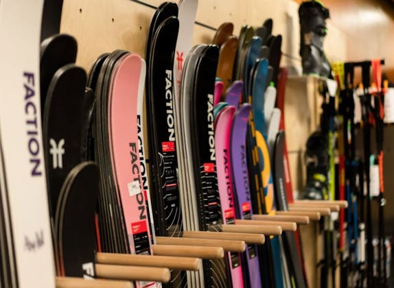 Půjčovna lyží pro děti ve Verbieru