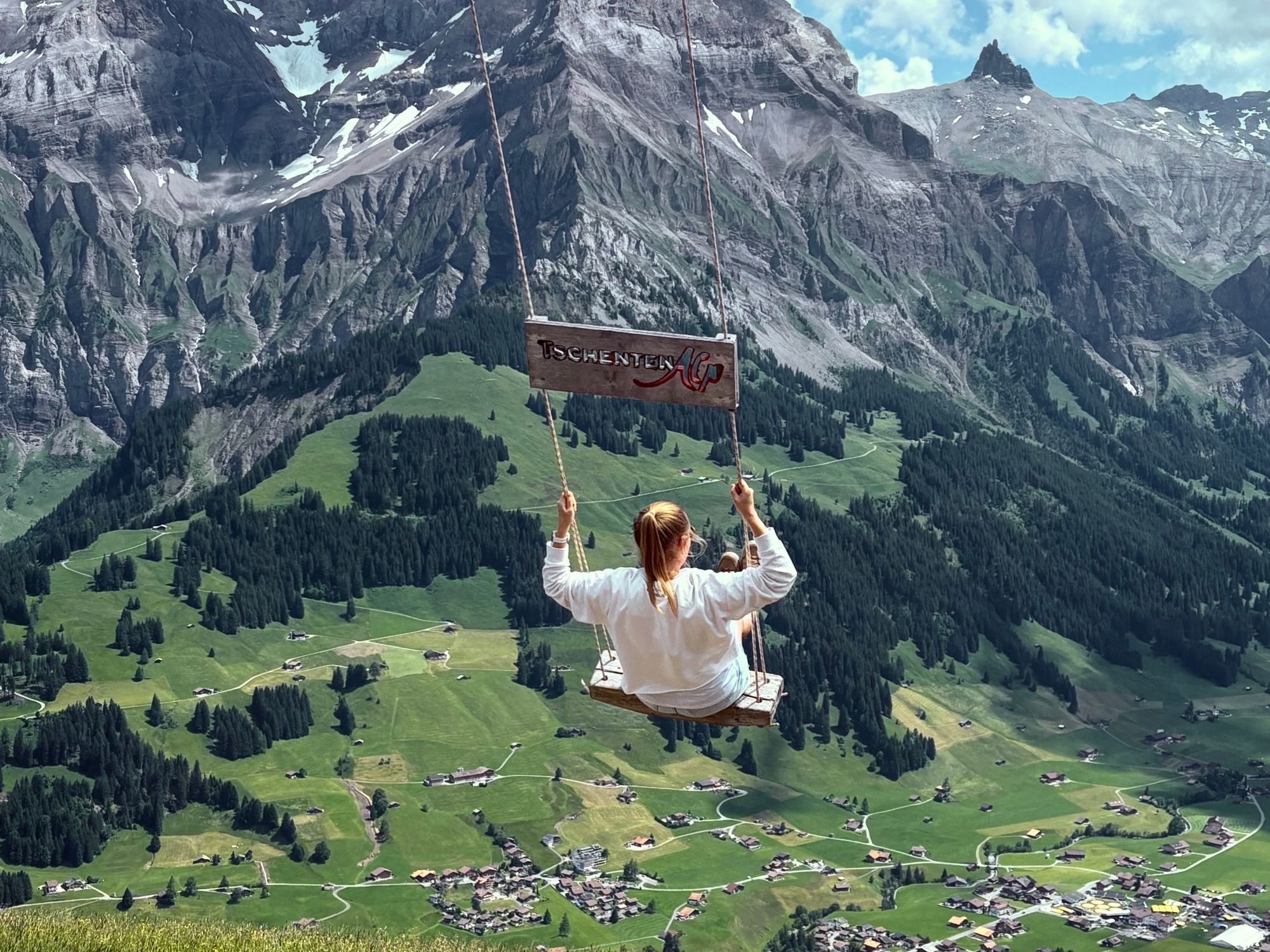 من أديلبودن: رحلة خاصة سيرًا على الأقدام إلى تشنتنالب مع لاعب ثلاثي سويسري