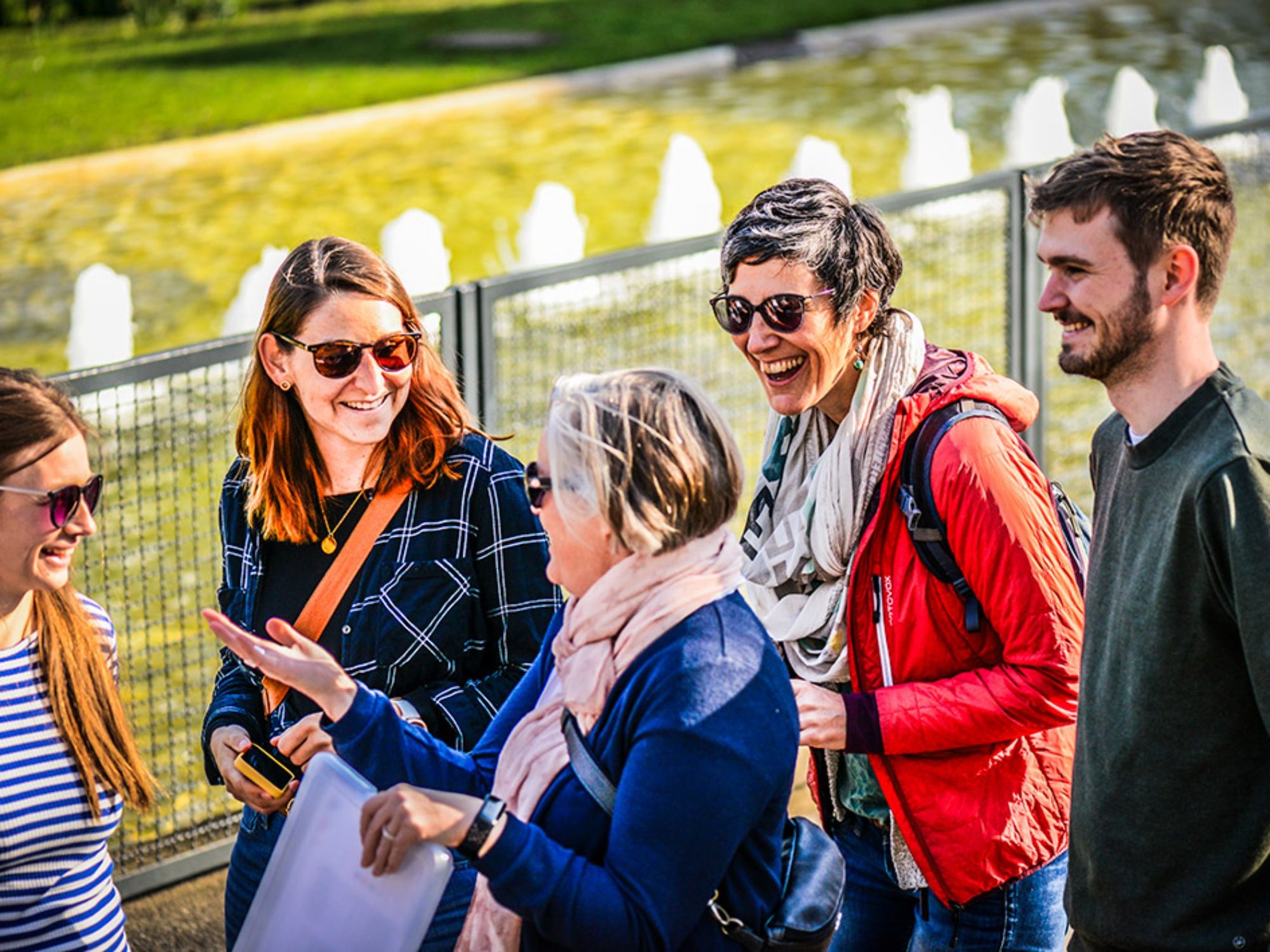 group_across_sideways_happily_discussing-2