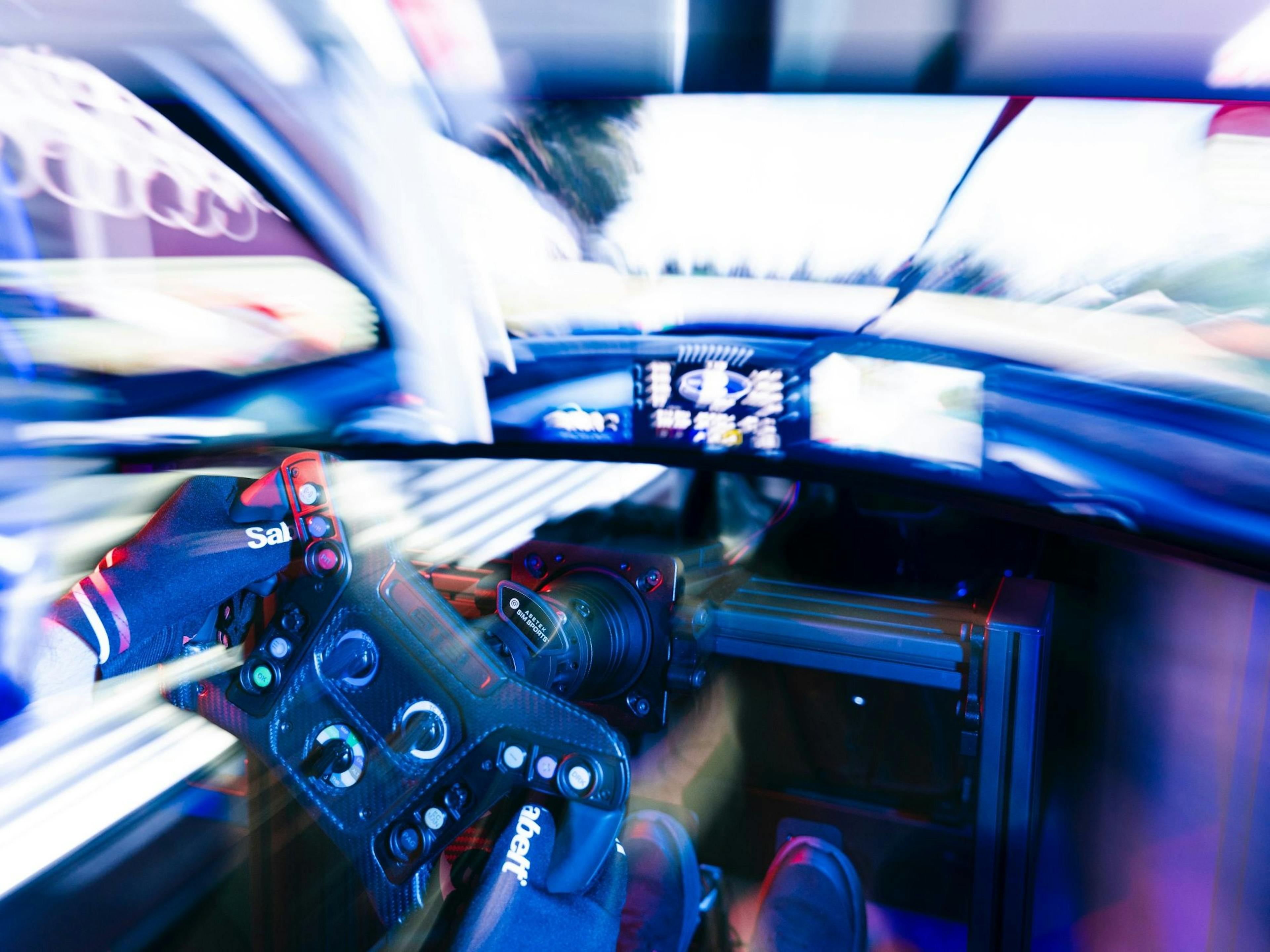 "Pengalaman Balap" di Simulator Balap di Schaffhausen
