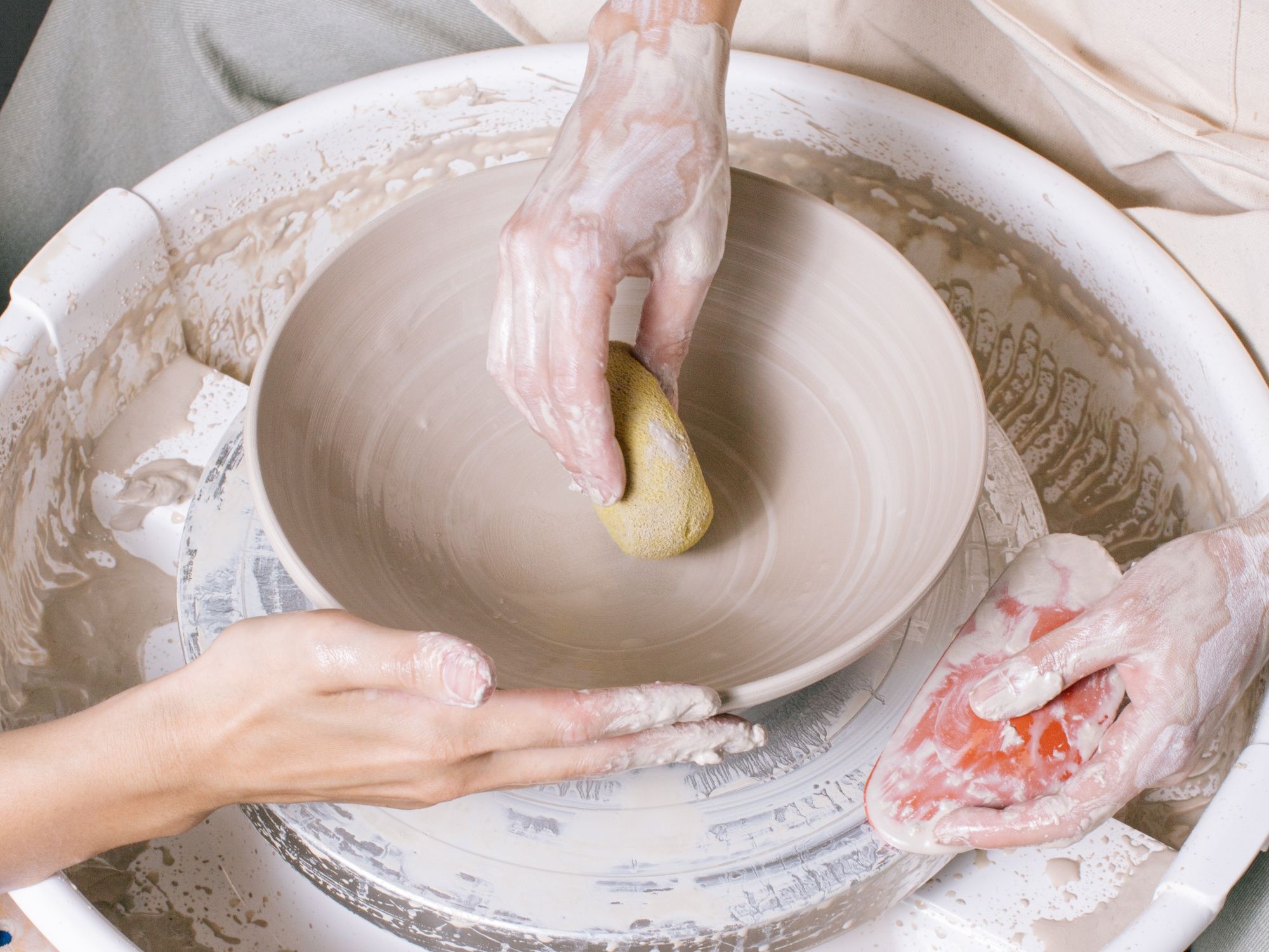 Töpfern an der Töpferscheibe