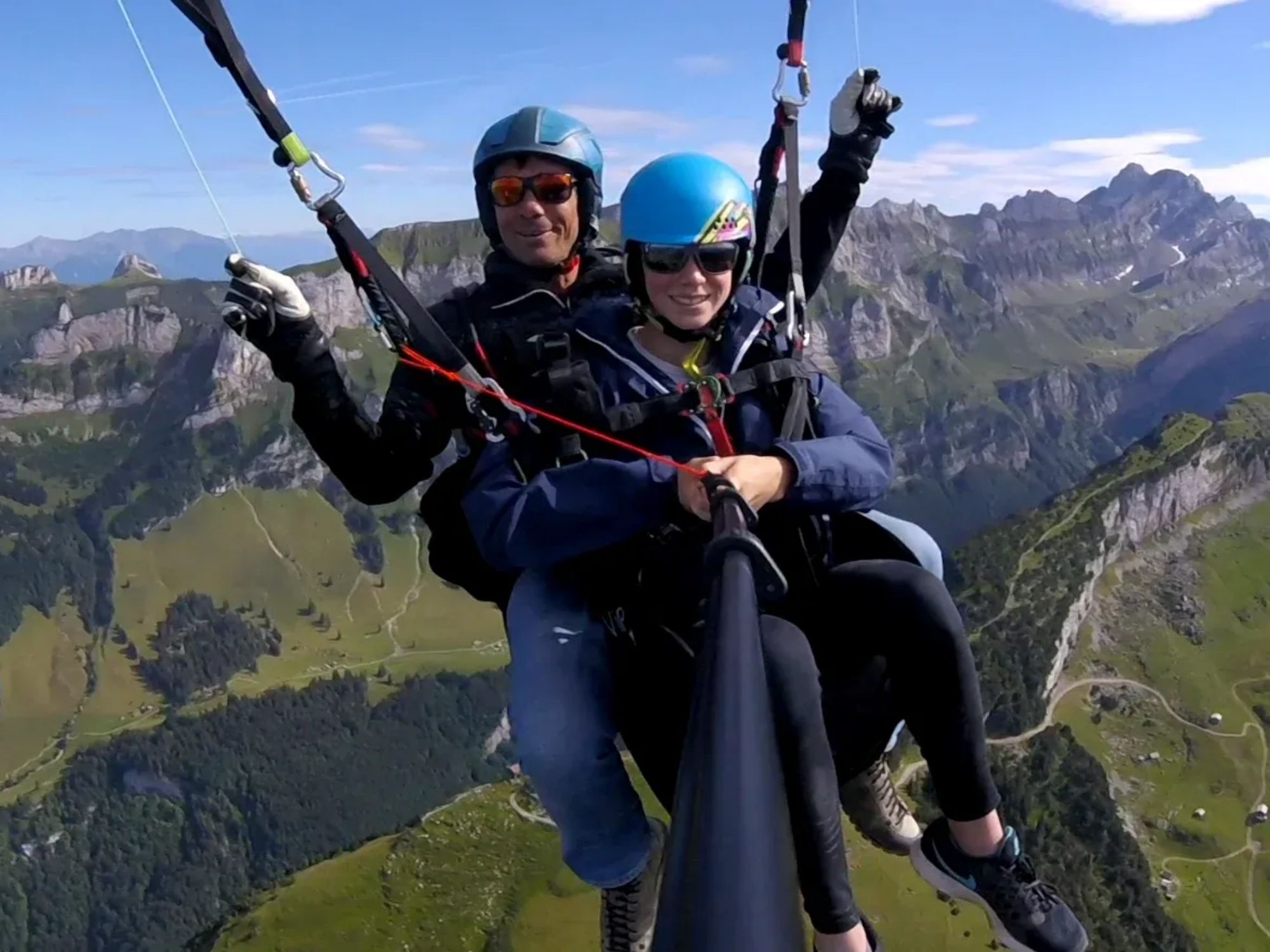 voo-tandem-de-parapente-sobre-o-alpstein-copia