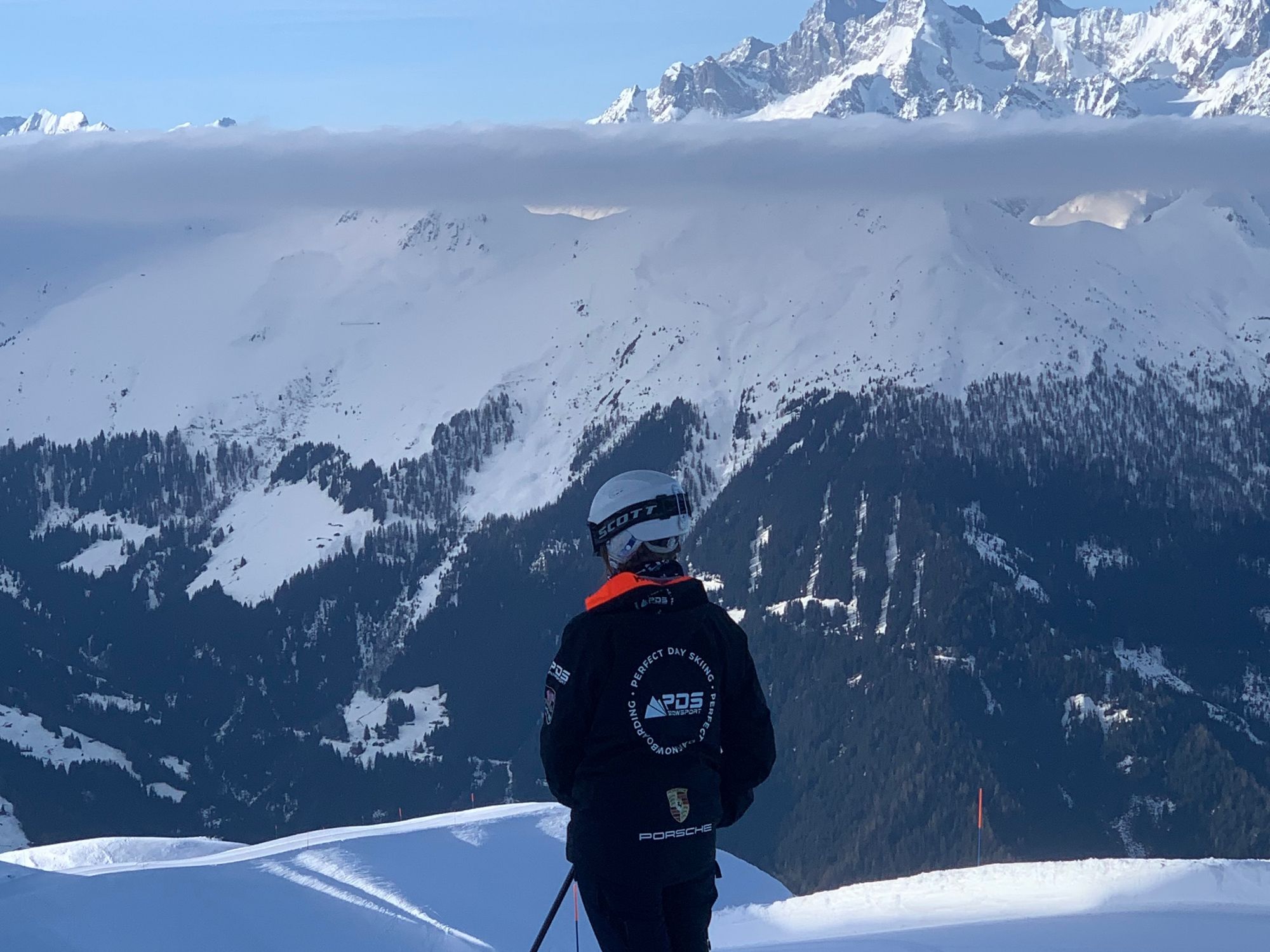 Snowboarder in der Landschaft