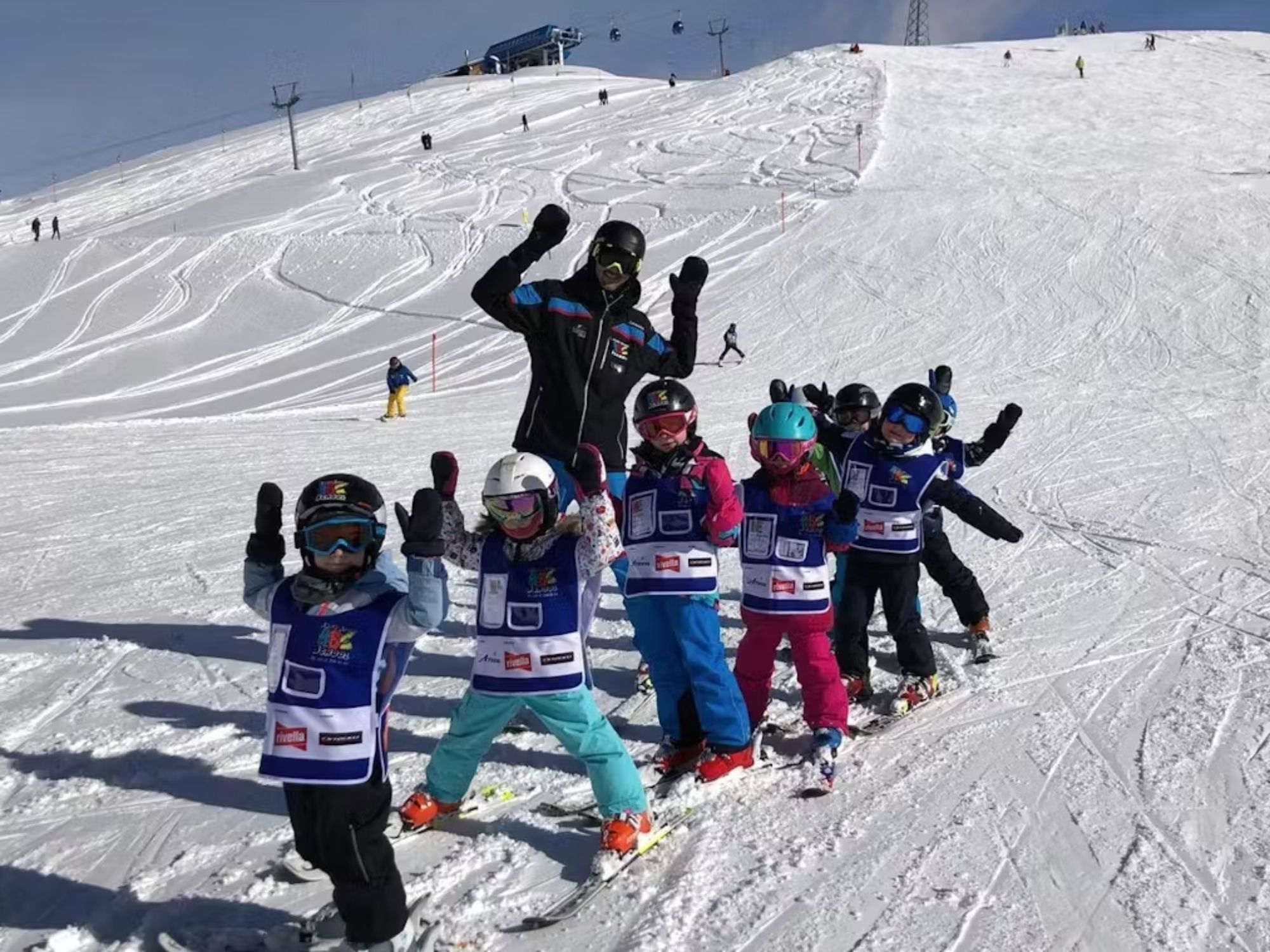 abc-arosa-szkola-narciarska-grupa-dzieci-okladka