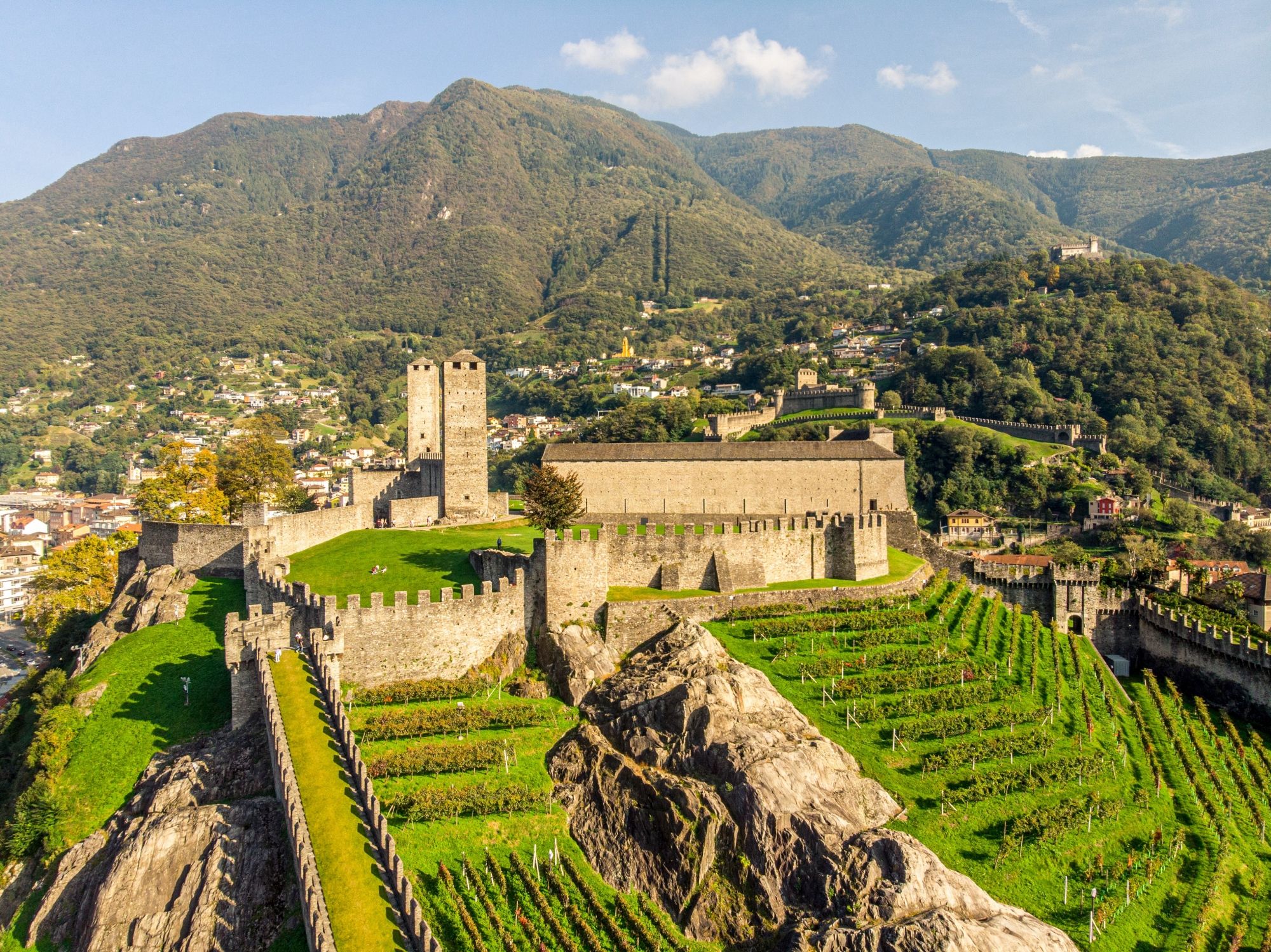 Castelgrande parisiva.ch (1).jpg (1)