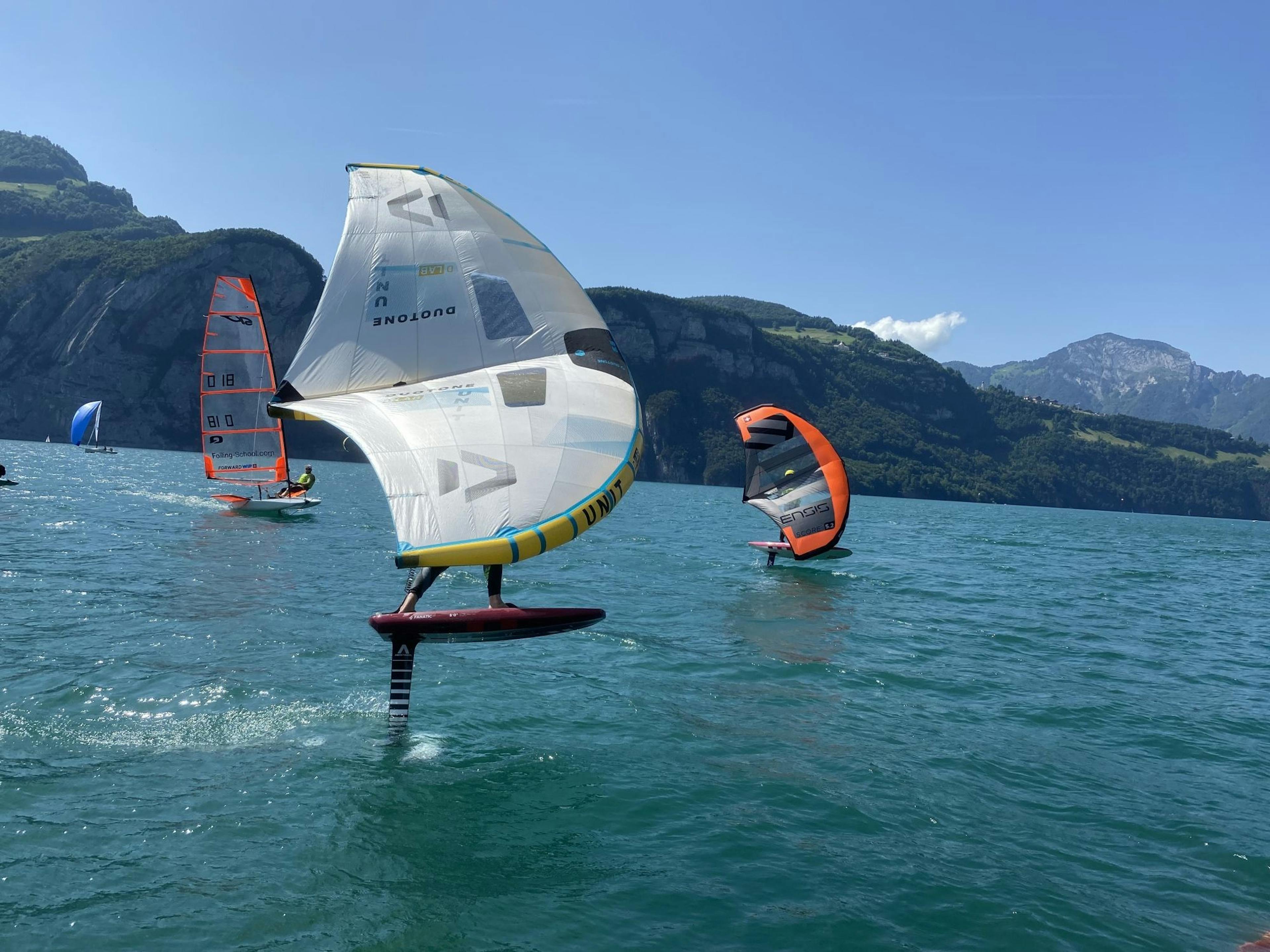 Curso de ala delta y surf de vela en el Lago Uri