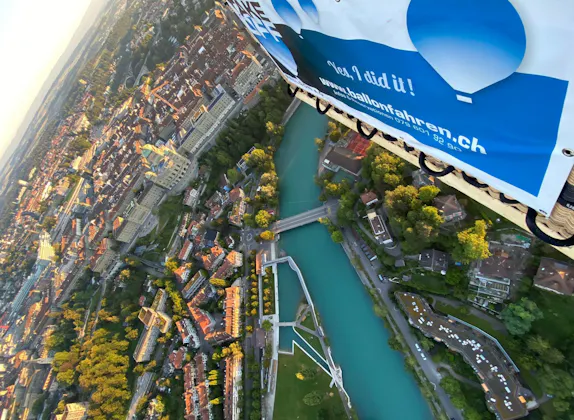 رحلة منطاد خاصة بمنطقة مدينة برن