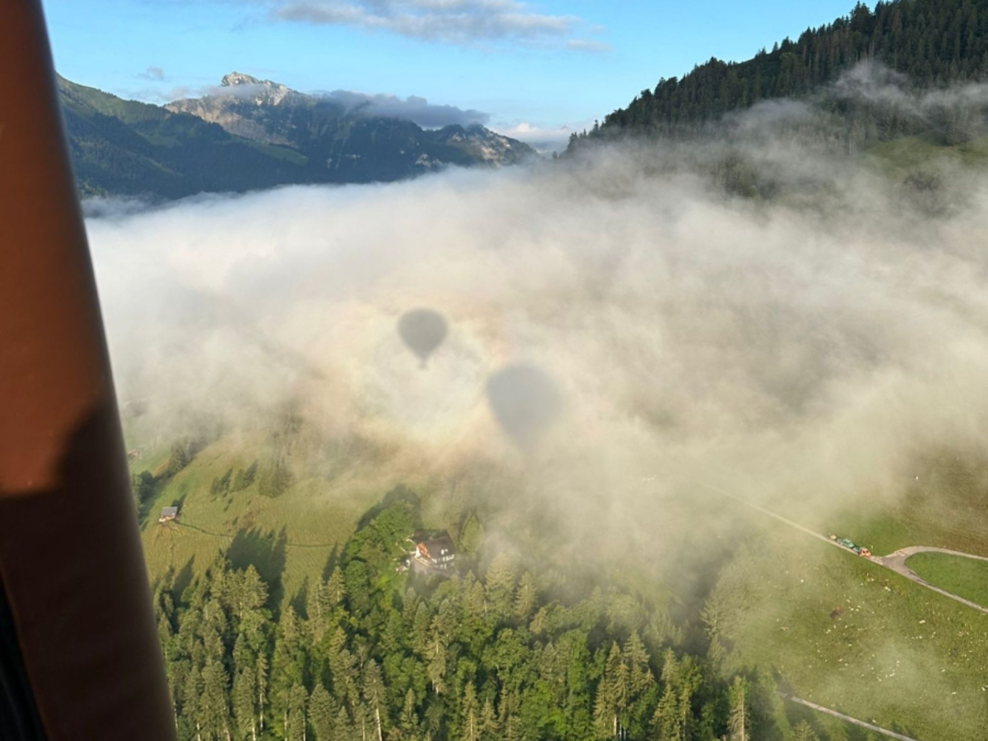 Ballon in den Wolken