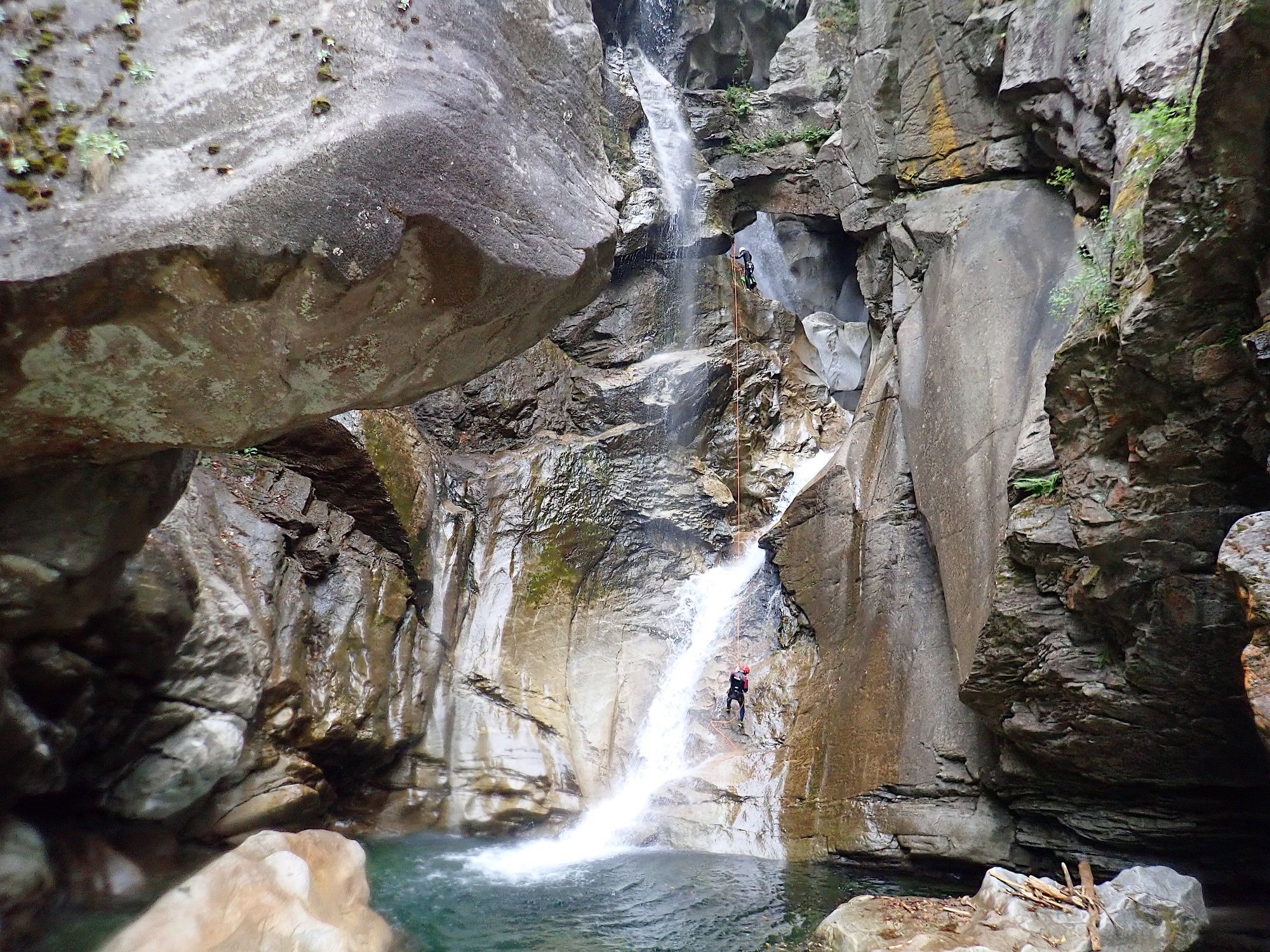 Swiss River Adventures Canyoning Lodrino (11)