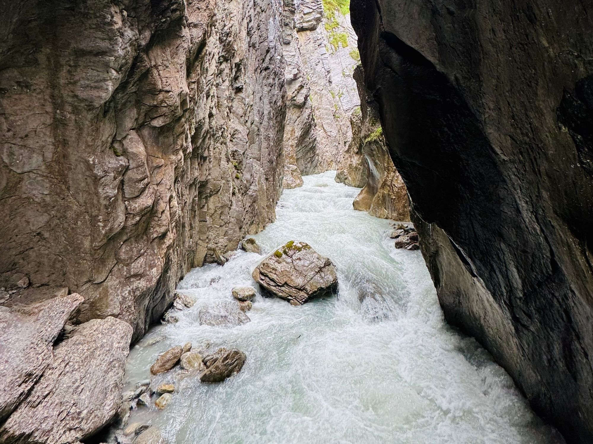 rosenlaui-glacier-gorge-swiss-alps-interlaken-tour