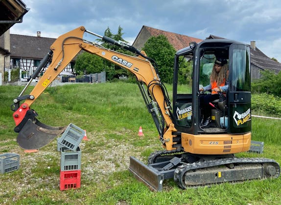Diversión con excavadoras pequeña excavadora Gossau