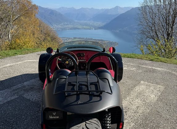 Locarno: Tur med en 3-hjulet Vanderhall (roadster)