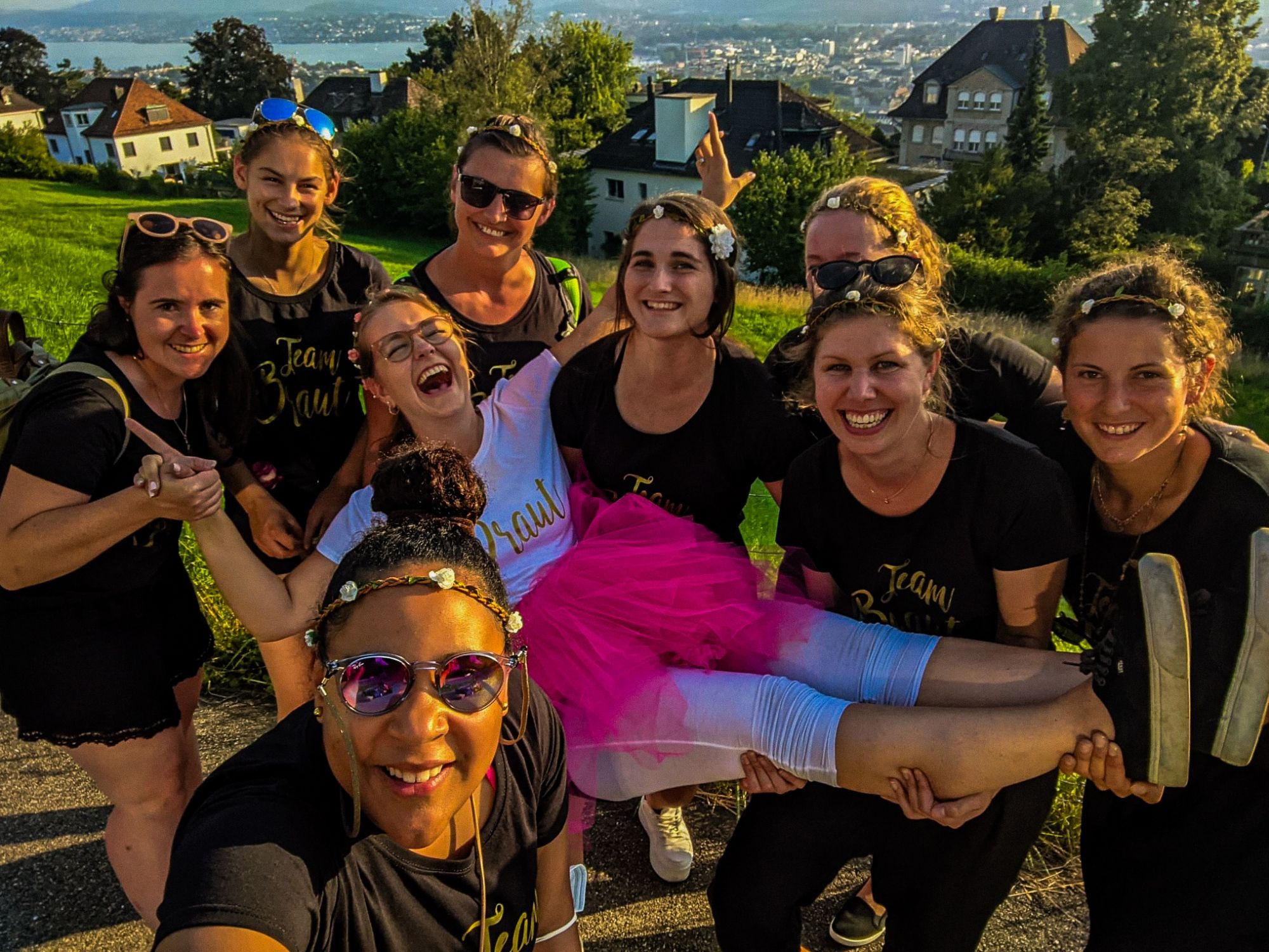 مطاردة الهواتف الذكية حفل السهرة_2