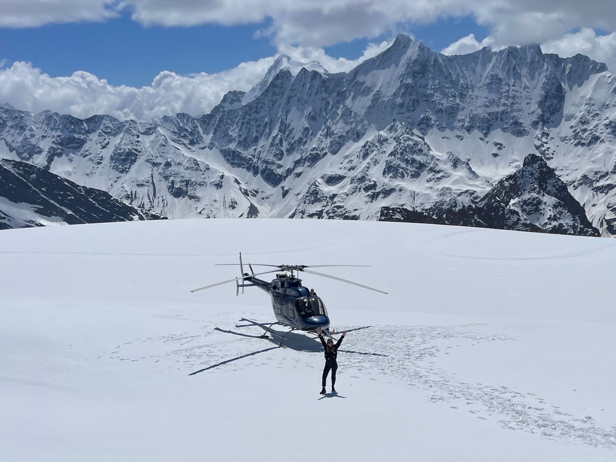 เที่ยวบินเฮลิคอปเตอร์เหนือธารน้ำแข็ง Petersgrat พร้อมลงจอดบนธารน้ำแข็ง เริ่มต้นที่ Buttwil