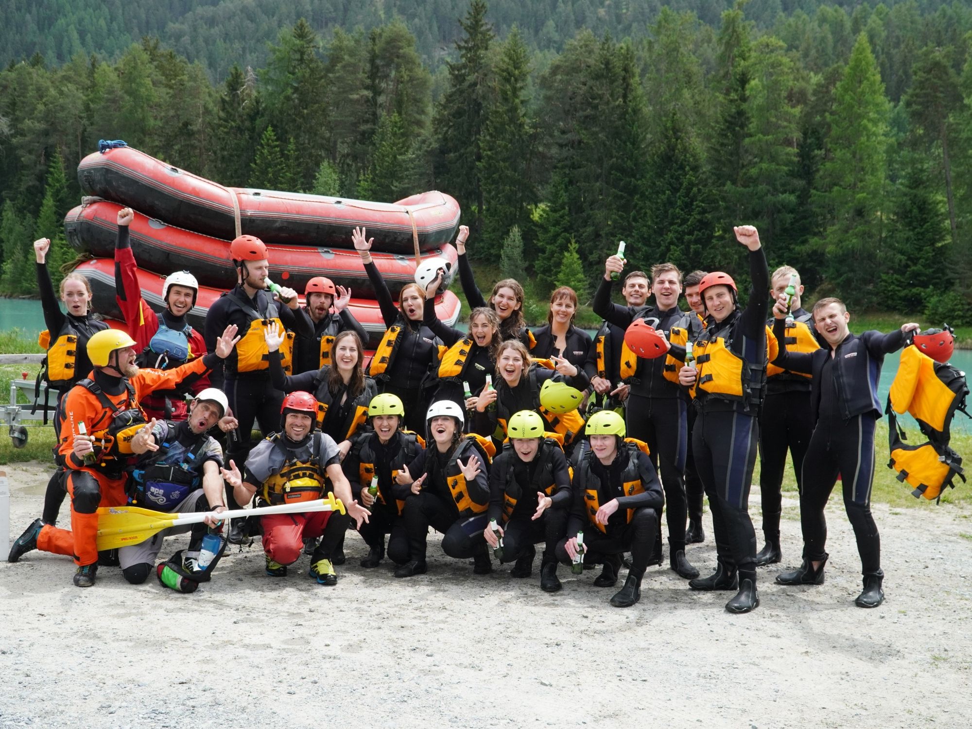 Spass beim Rafting im Team