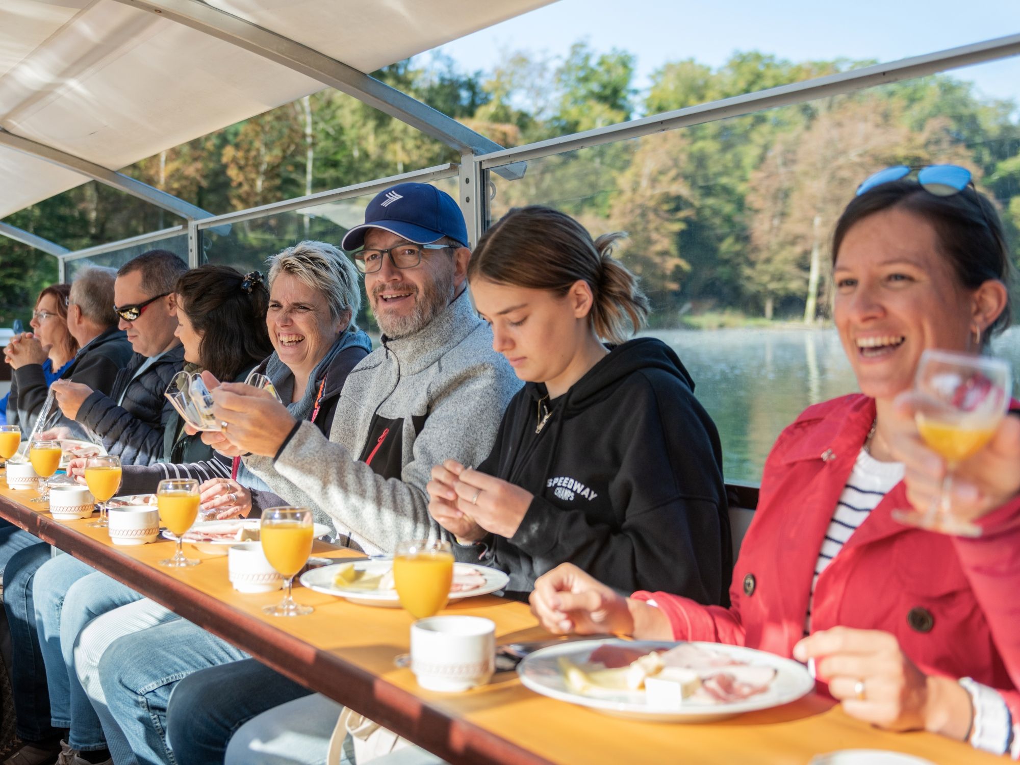Brunch auf dem Schiff