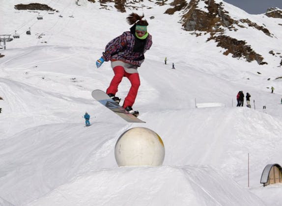 Snowboarder