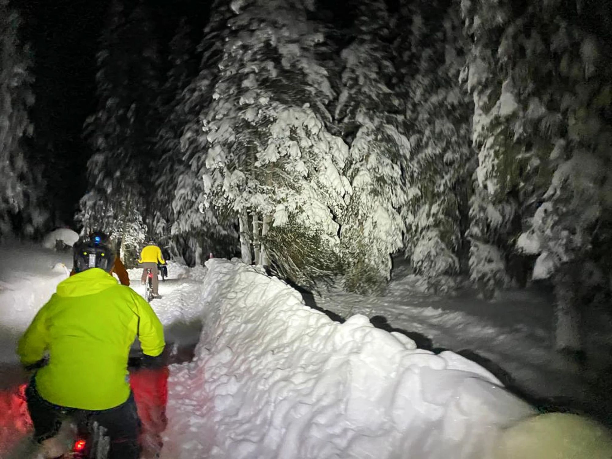 paseo-en-bicicleta-de-noche-de-invierno-61fd045a19f58.jpg copia