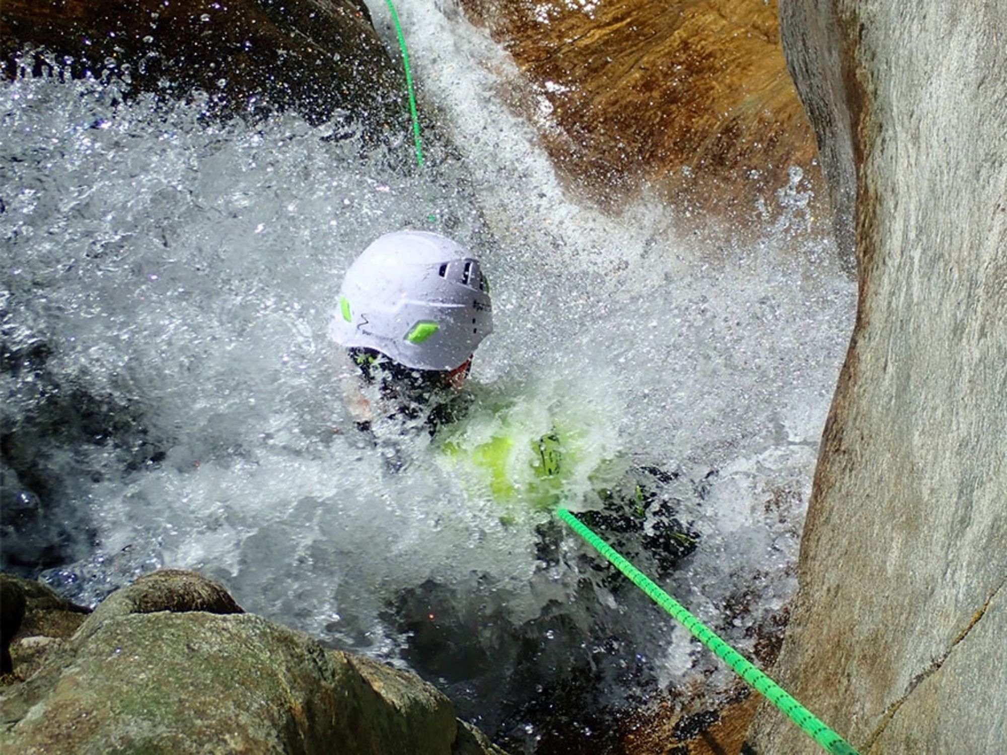 Purelements-Canyoning-Expert-canyoning-camp-tessin-5