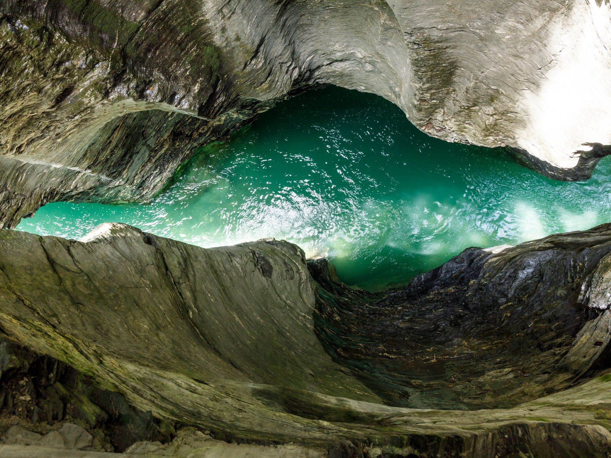 Fluss in der Schlucht