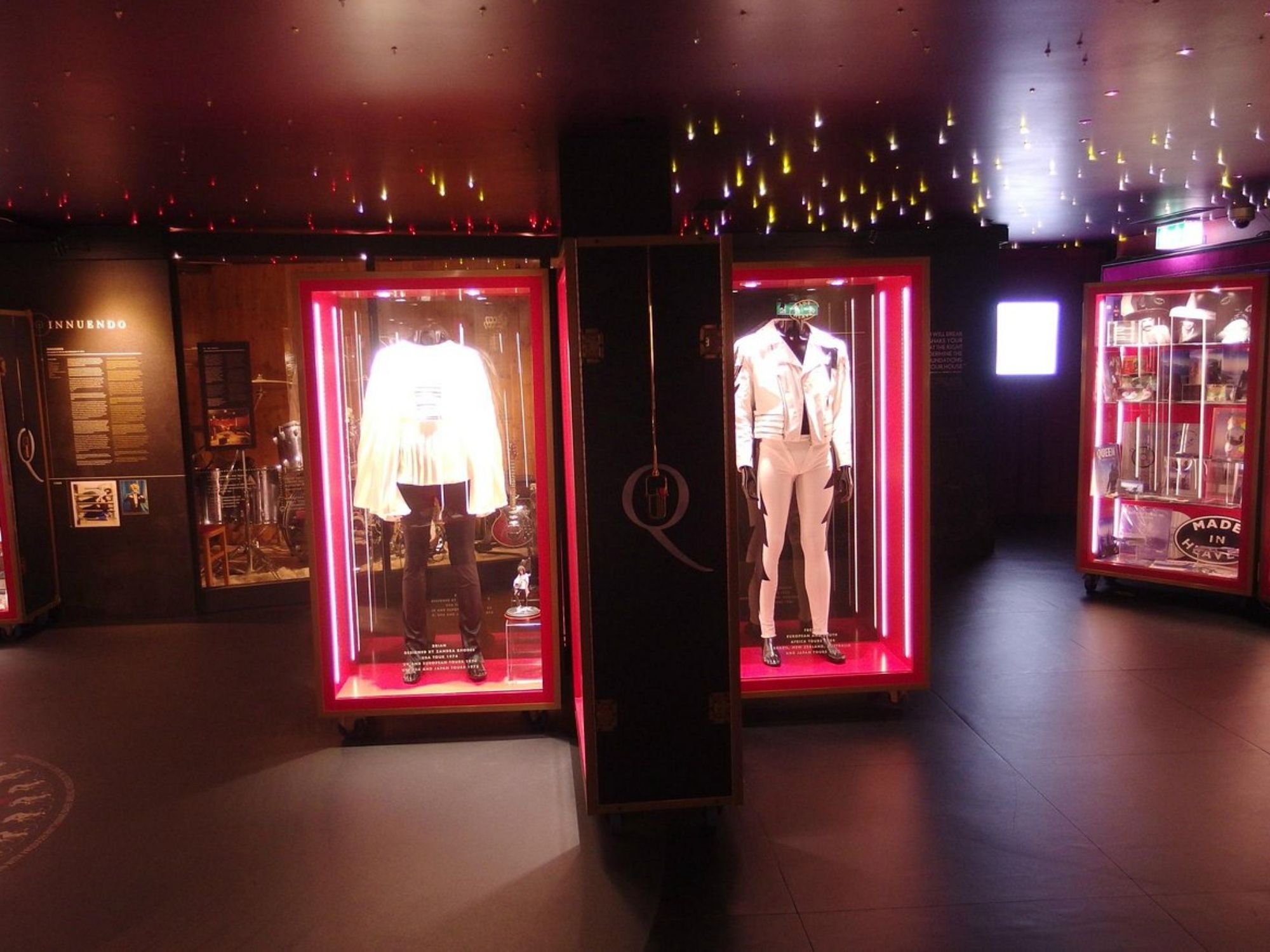 クイーンスタジオ