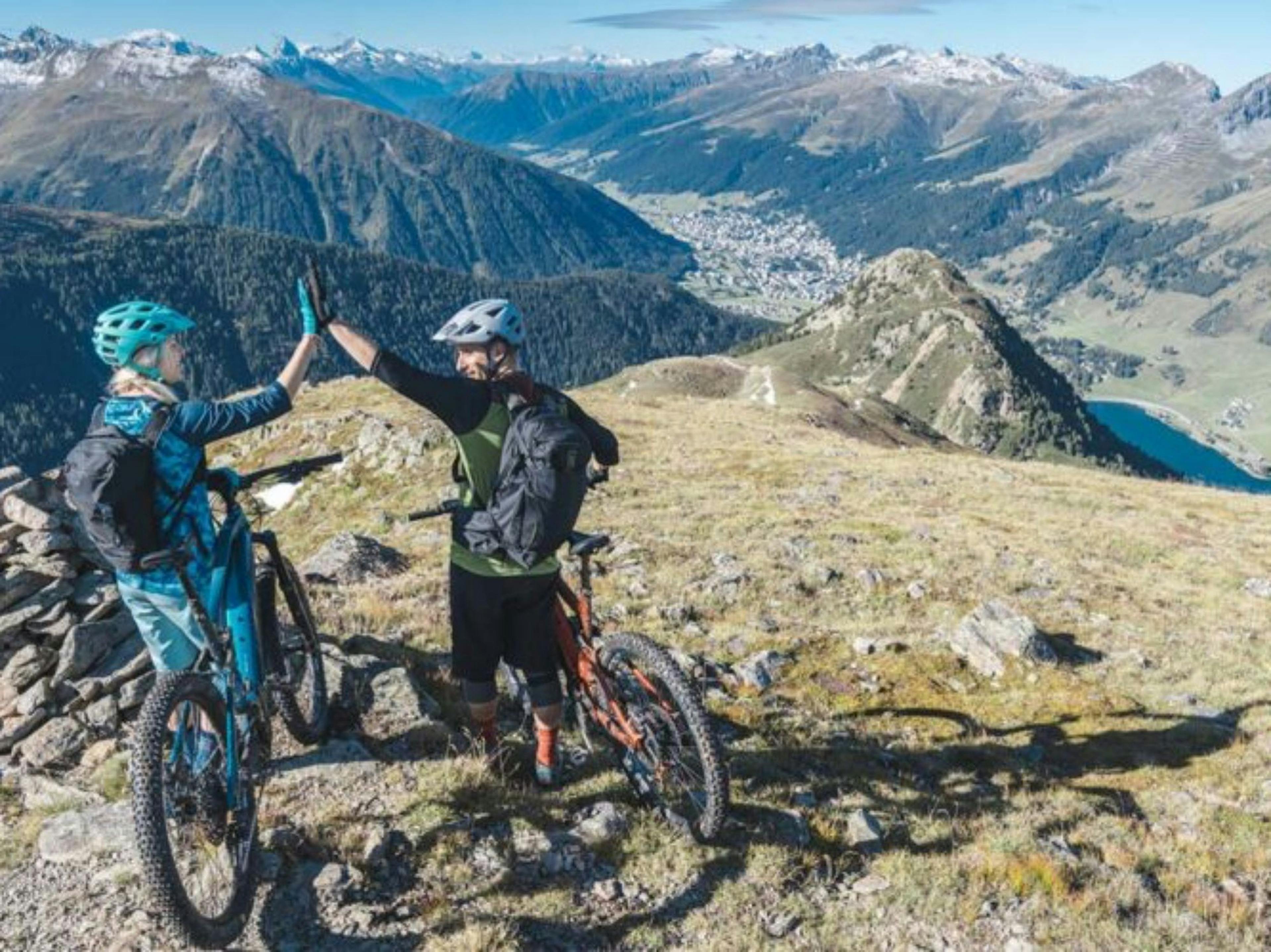 Teilnehmer mit E-MTB