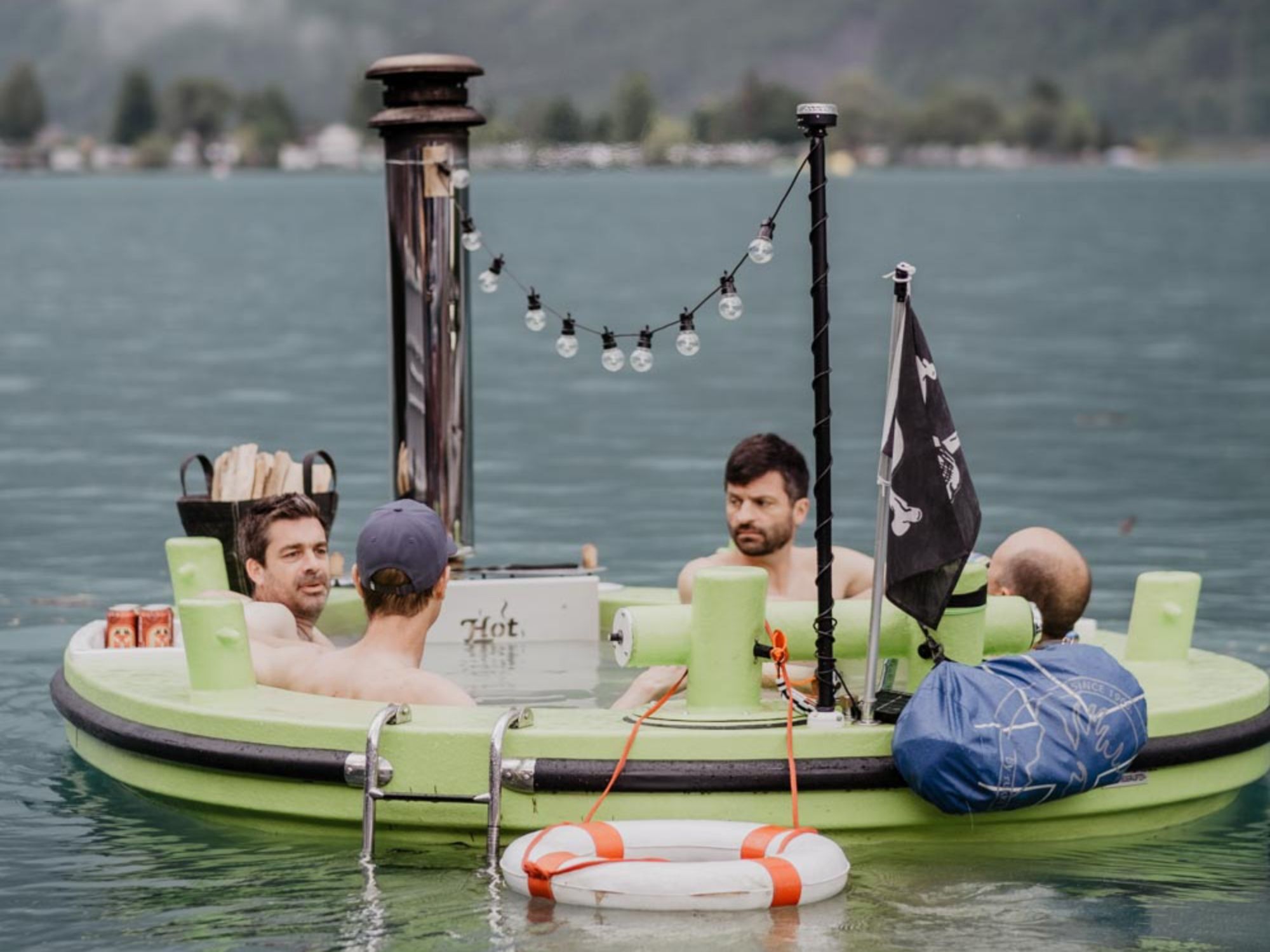 Wypożyczony jacuzzi nad Jeziorem Brienz