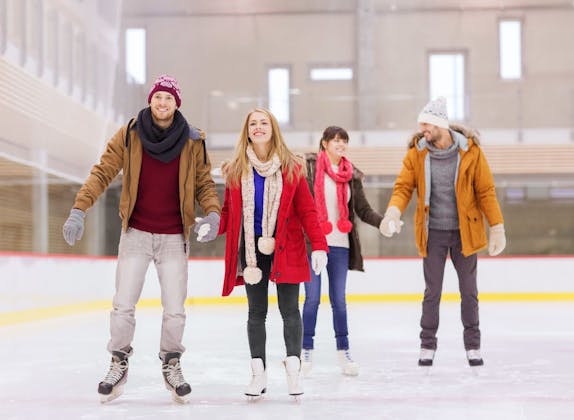 Indoor Eislaufen im Sommer in Gstaad und Rougemont privates Coaching