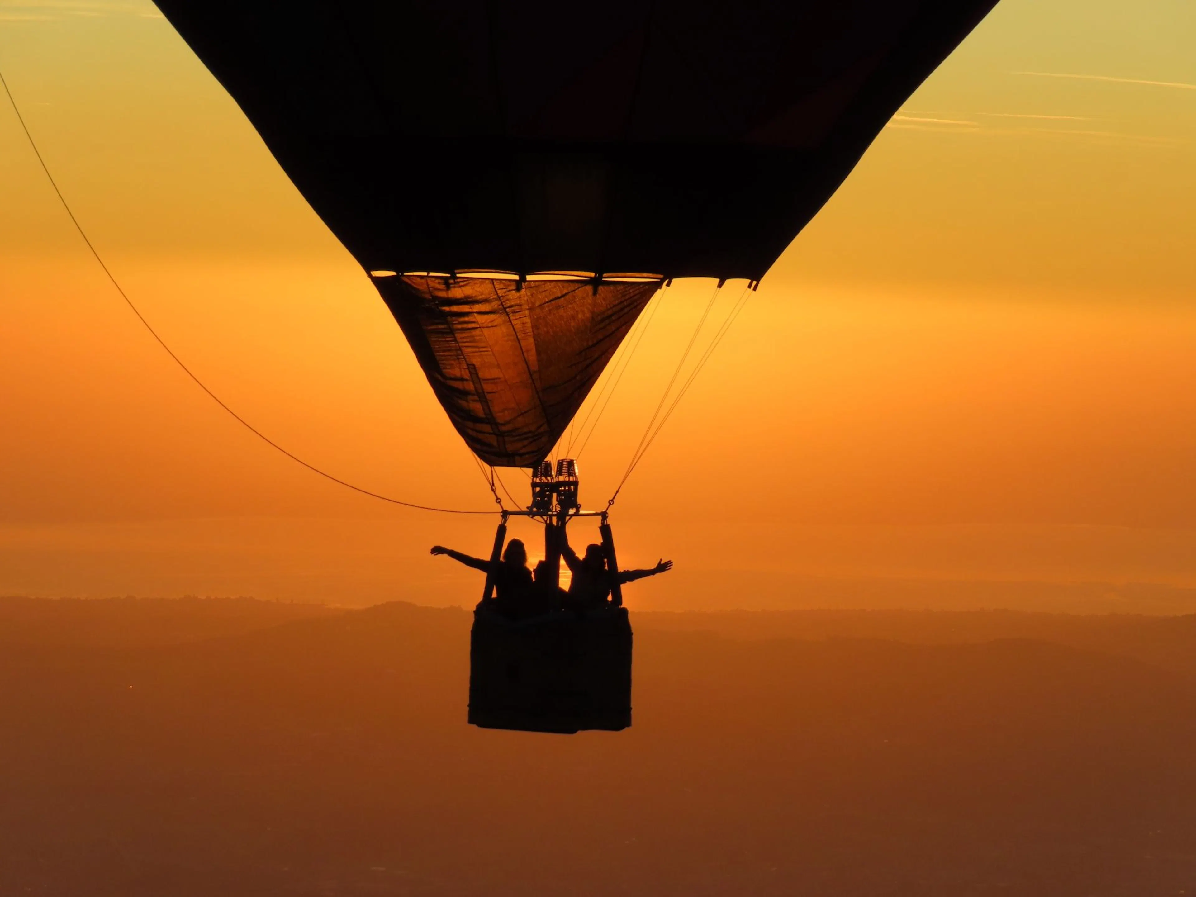 私人日出热气球之旅 东瑞士