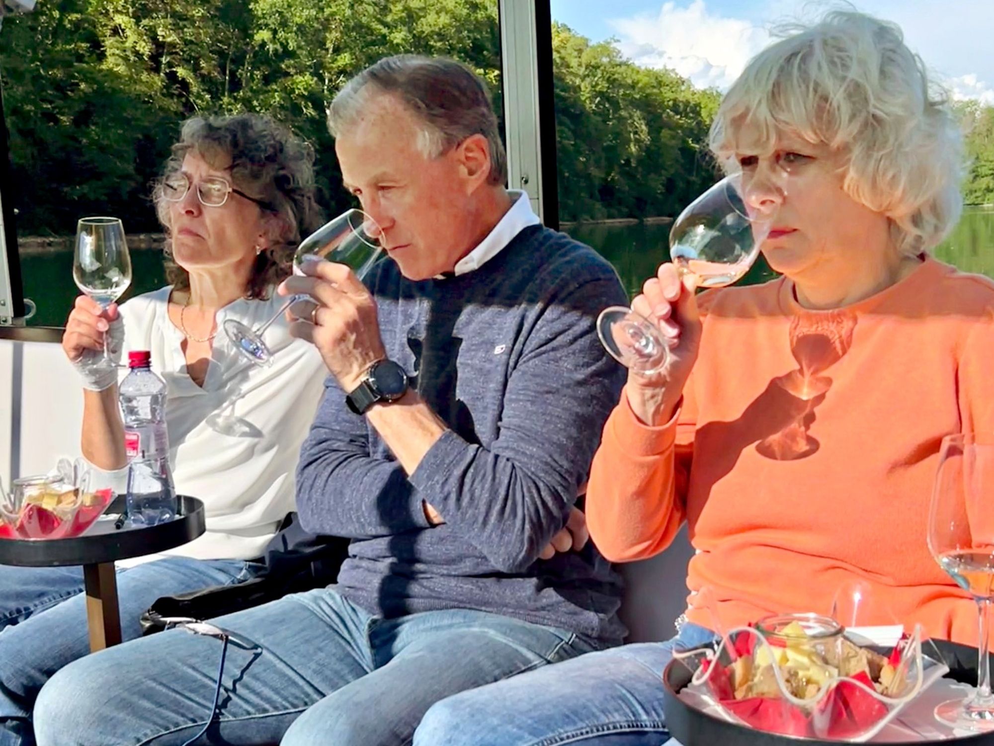 Weindegustation auf dem Schiff