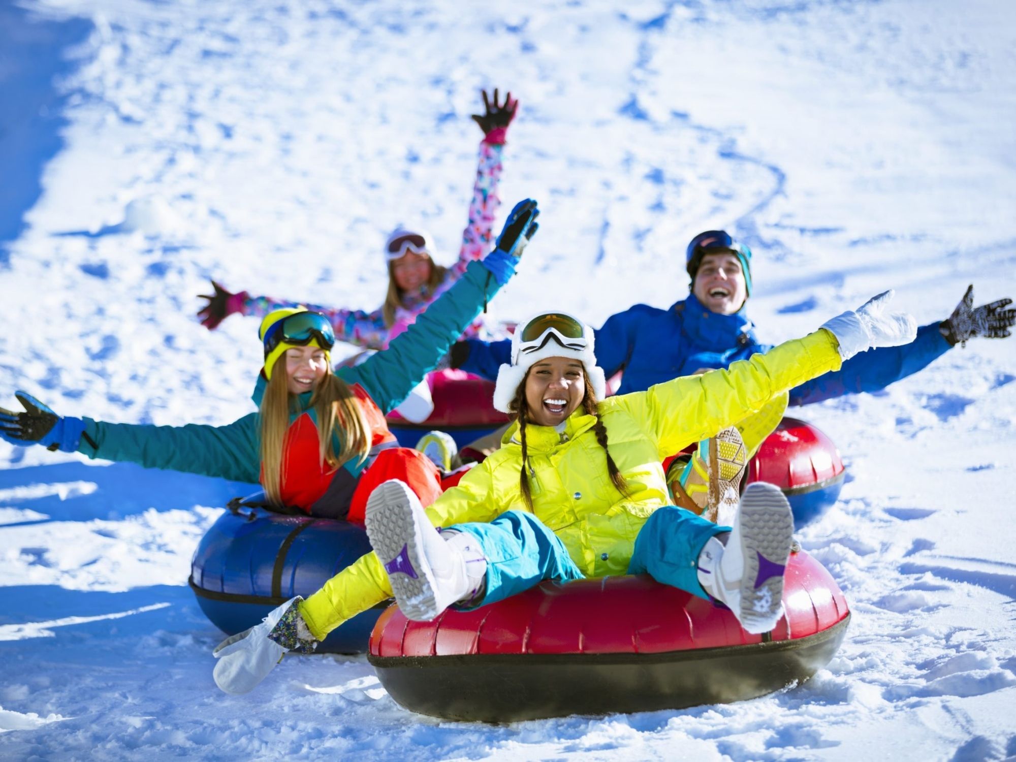 Gruppe beim Snowtubing
