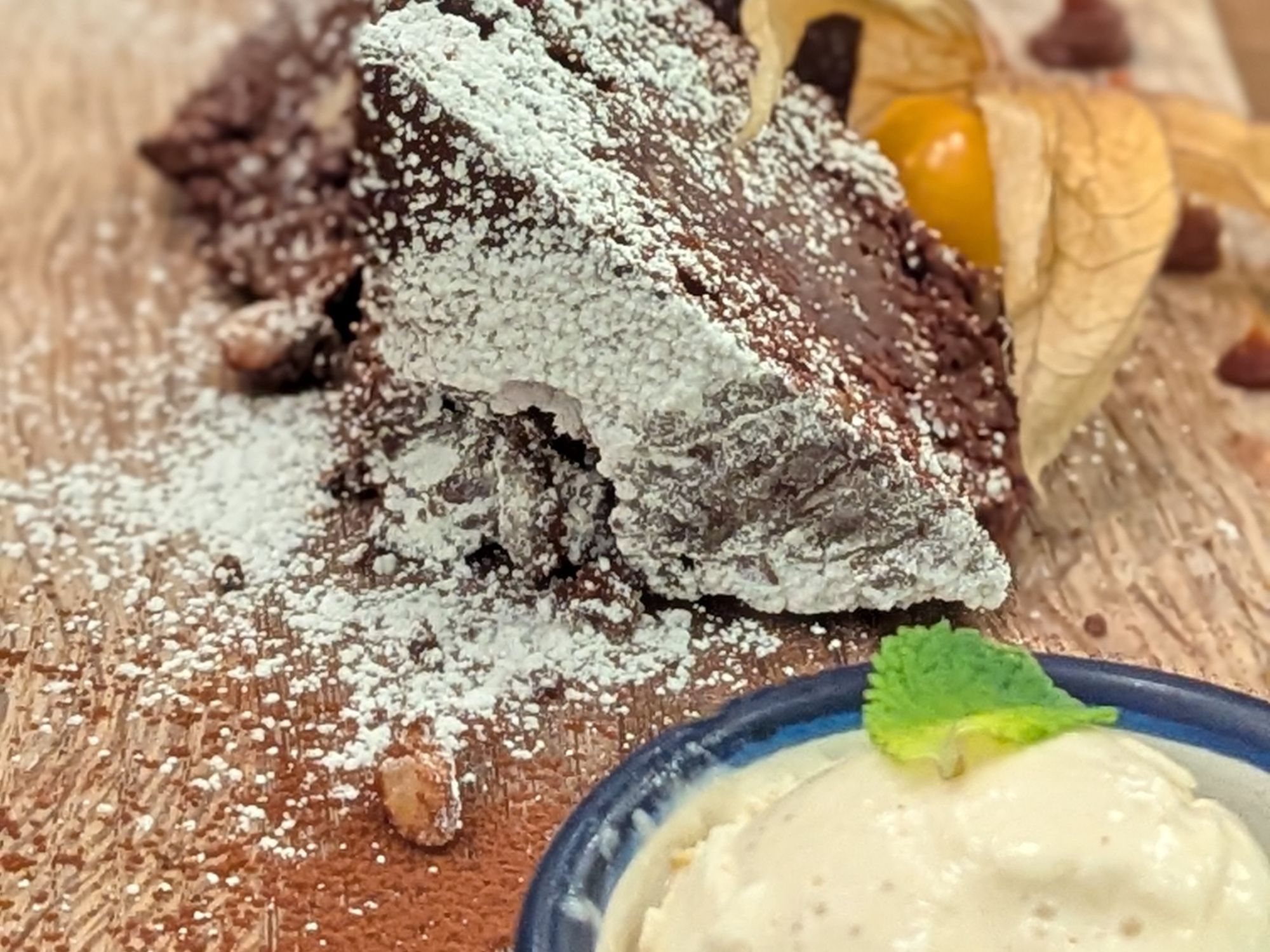 estiatorio-braouerk-sokolatenbrownie