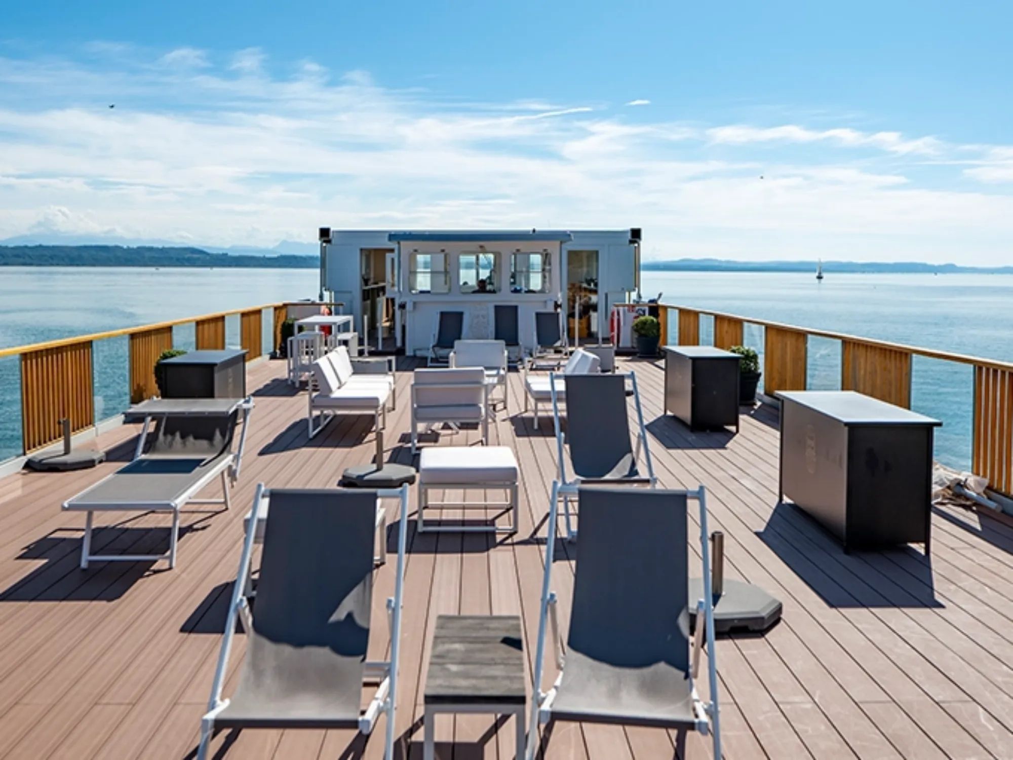 ms-attila-chuyen-du-thuyen