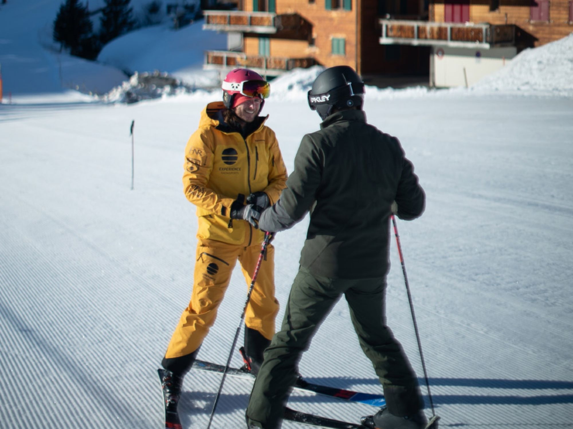 experience-champery-instructor-with-client-on-private-lesson (2)